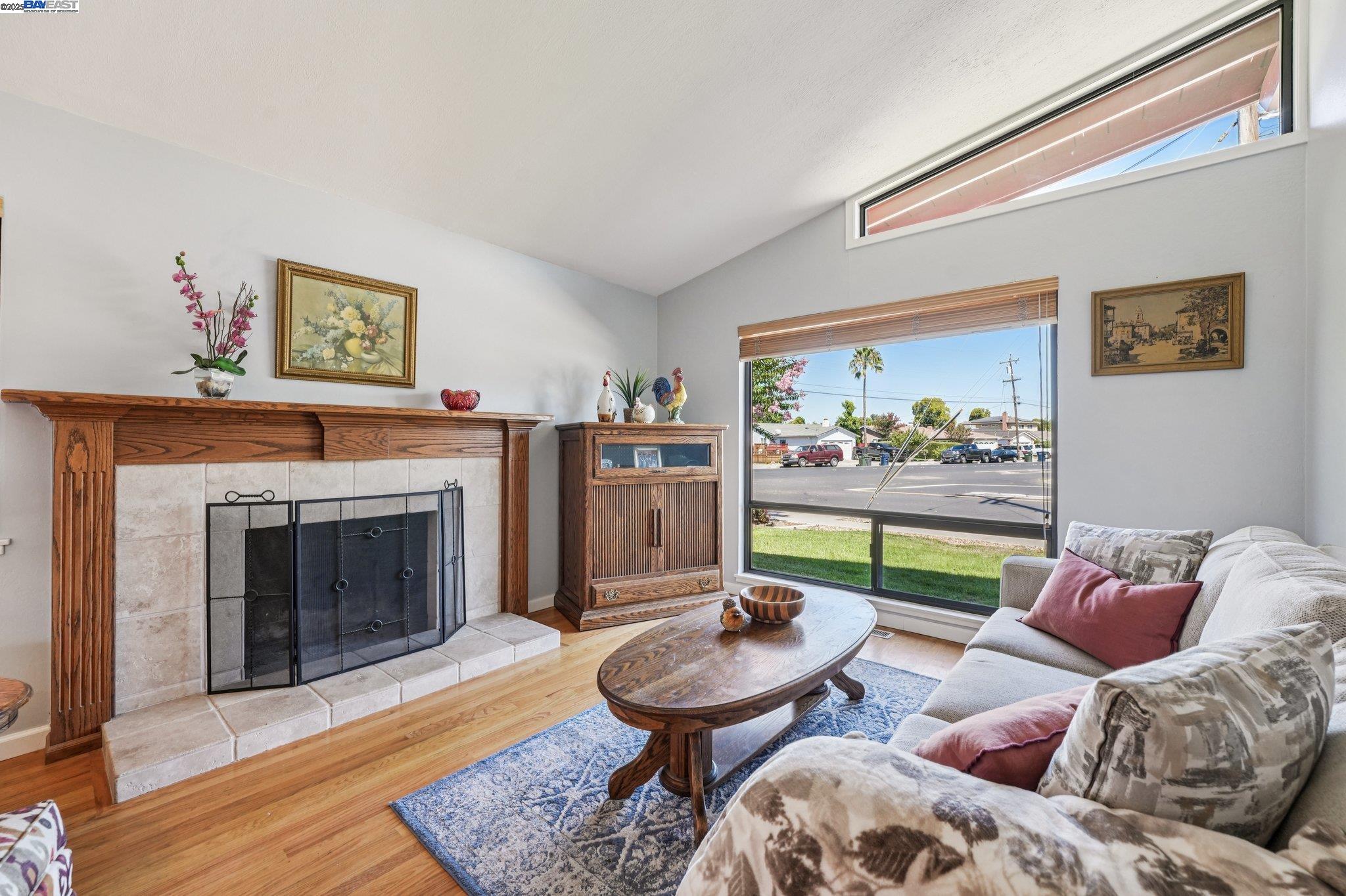 Detail Gallery Image 9 of 46 For 1052 Rincon Ave, Livermore,  CA 94551 - 4 Beds | 2 Baths