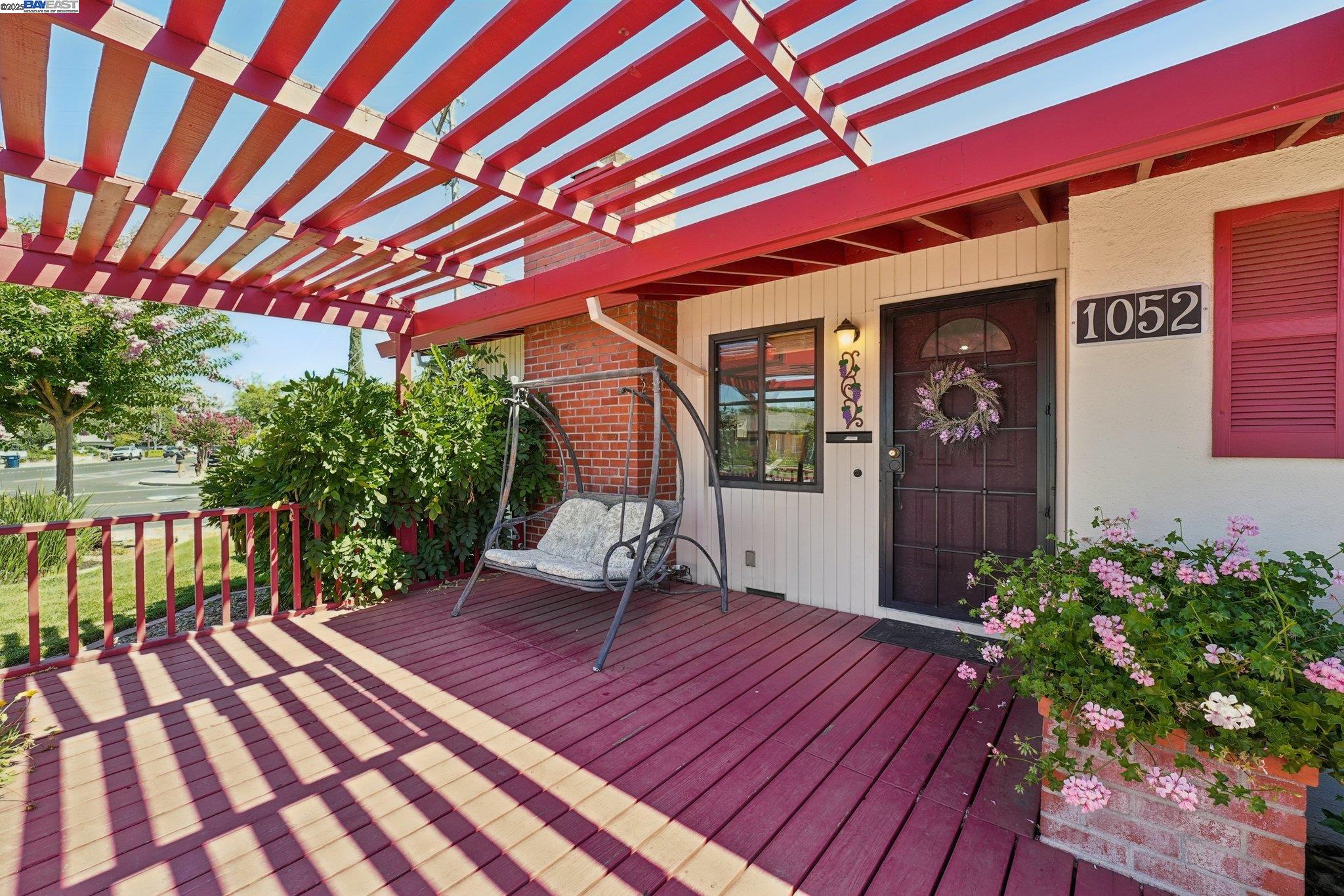 Detail Gallery Image 6 of 46 For 1052 Rincon Ave, Livermore,  CA 94551 - 4 Beds | 2 Baths