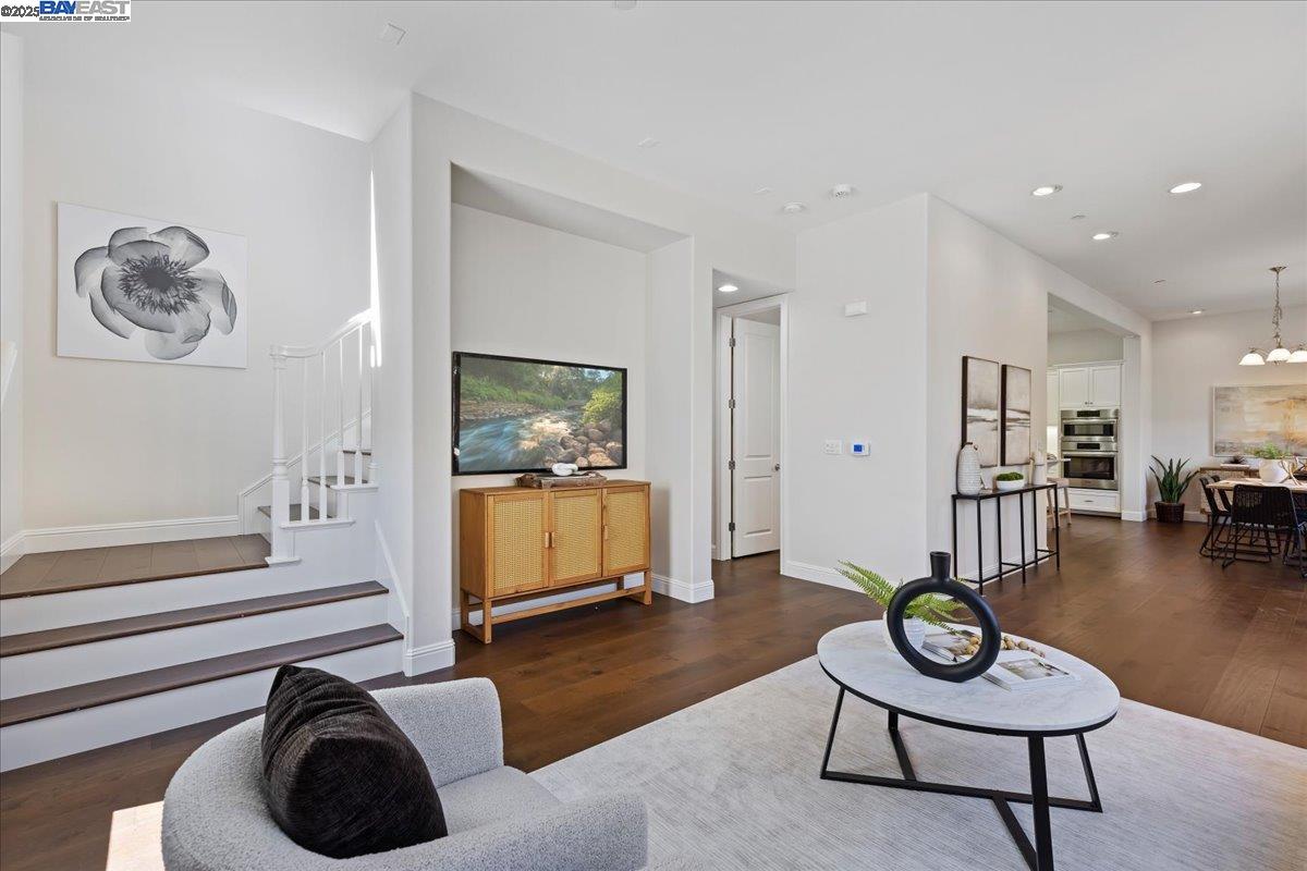 Detail Gallery Image 14 of 37 For 4369 Table Mountain Rd, Dublin,  CA 94568 - 4 Beds | 2/1 Baths