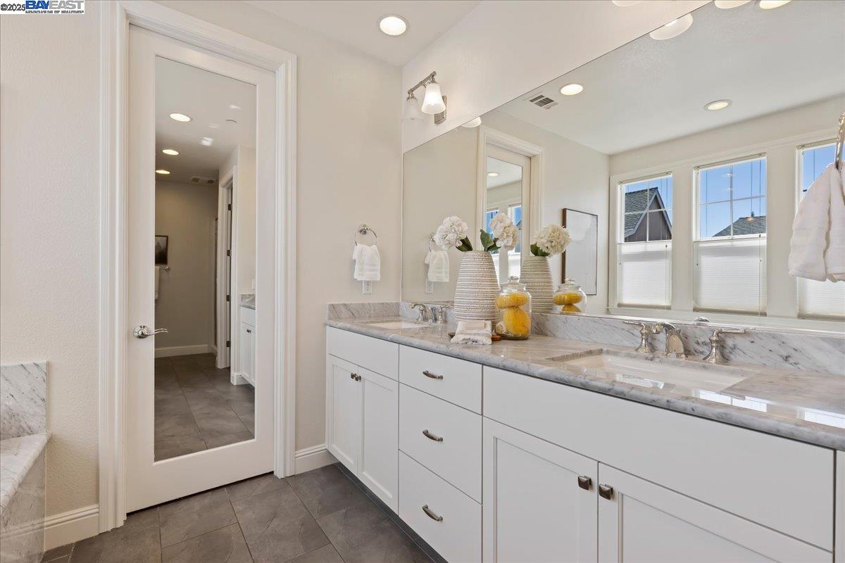 Detail Gallery Image 20 of 37 For 4369 Table Mountain Rd, Dublin,  CA 94568 - 4 Beds | 2/1 Baths
