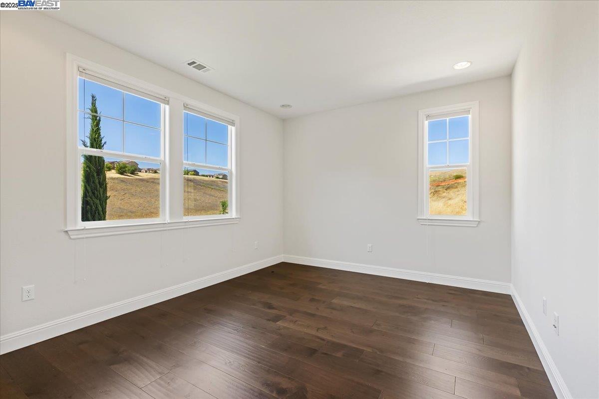 Detail Gallery Image 22 of 37 For 4369 Table Mountain Rd, Dublin,  CA 94568 - 4 Beds | 2/1 Baths