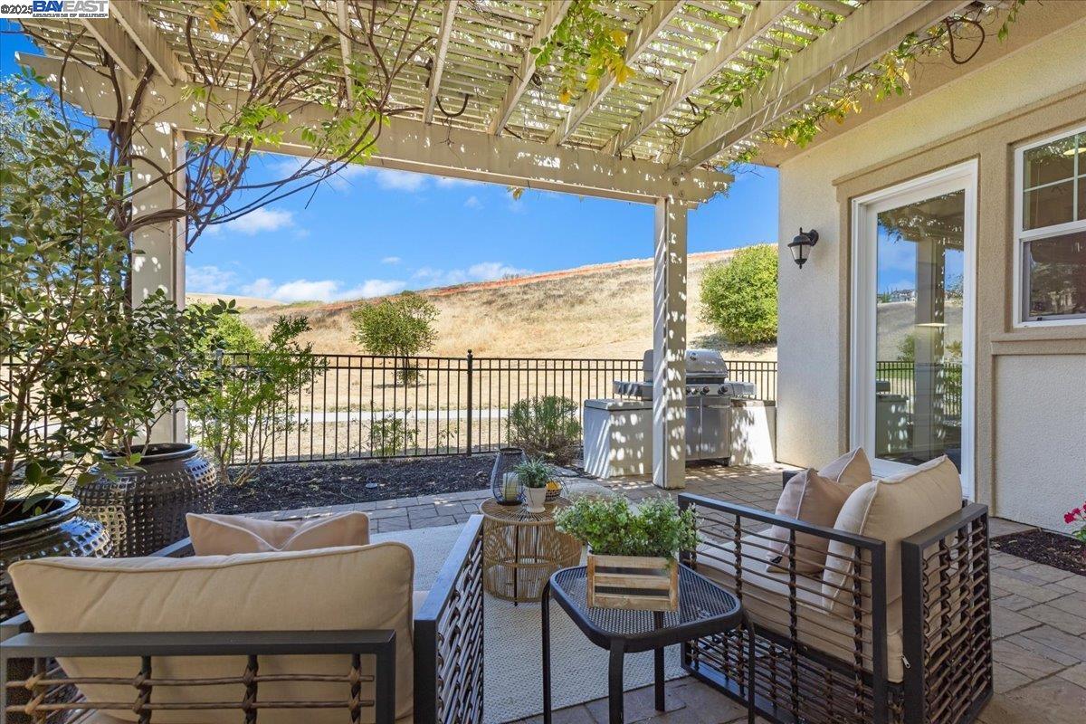 Detail Gallery Image 27 of 37 For 4369 Table Mountain Rd, Dublin,  CA 94568 - 4 Beds | 2/1 Baths