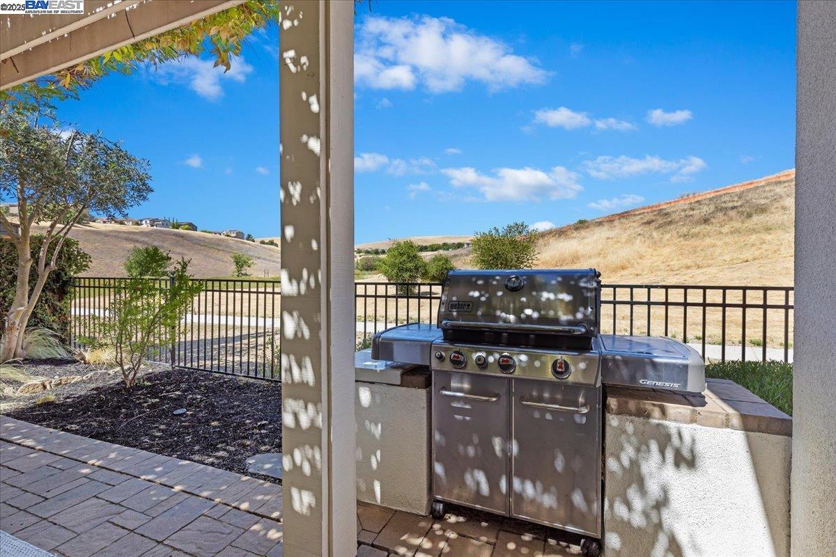 Detail Gallery Image 30 of 37 For 4369 Table Mountain Rd, Dublin,  CA 94568 - 4 Beds | 2/1 Baths