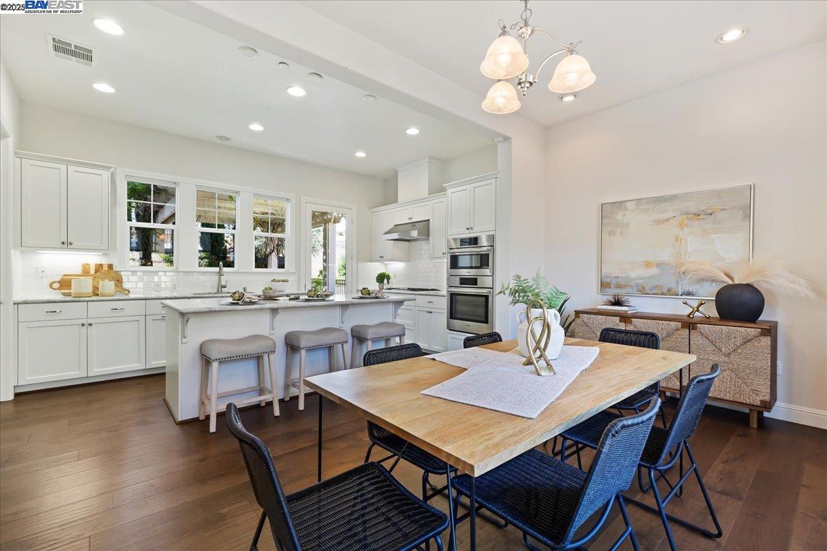 Detail Gallery Image 6 of 37 For 4369 Table Mountain Rd, Dublin,  CA 94568 - 4 Beds | 2/1 Baths