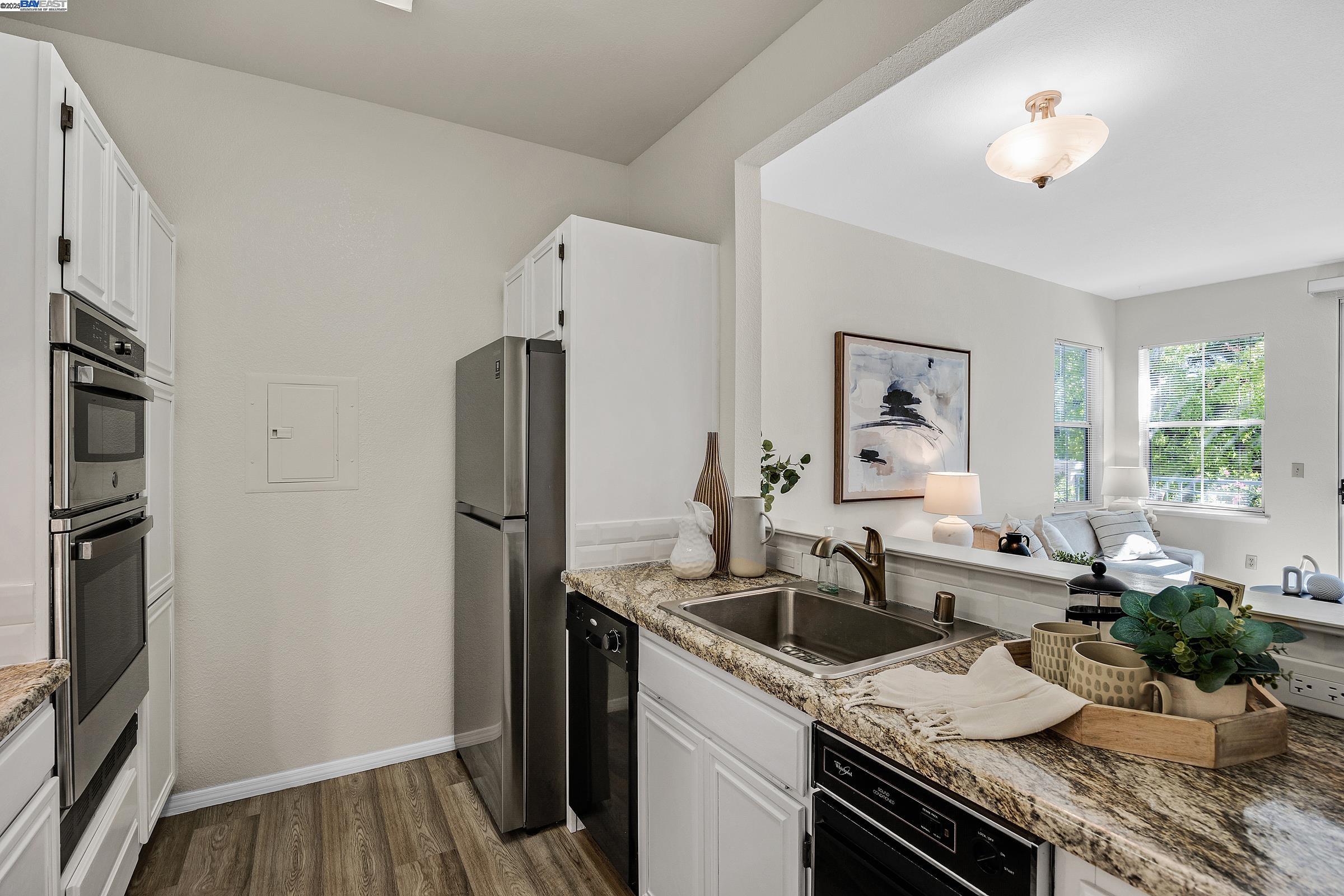 Detail Gallery Image 3 of 50 For 1860 Tice Creek Dr #1406,  Walnut Creek,  CA 94595 - 2 Beds | 2 Baths
