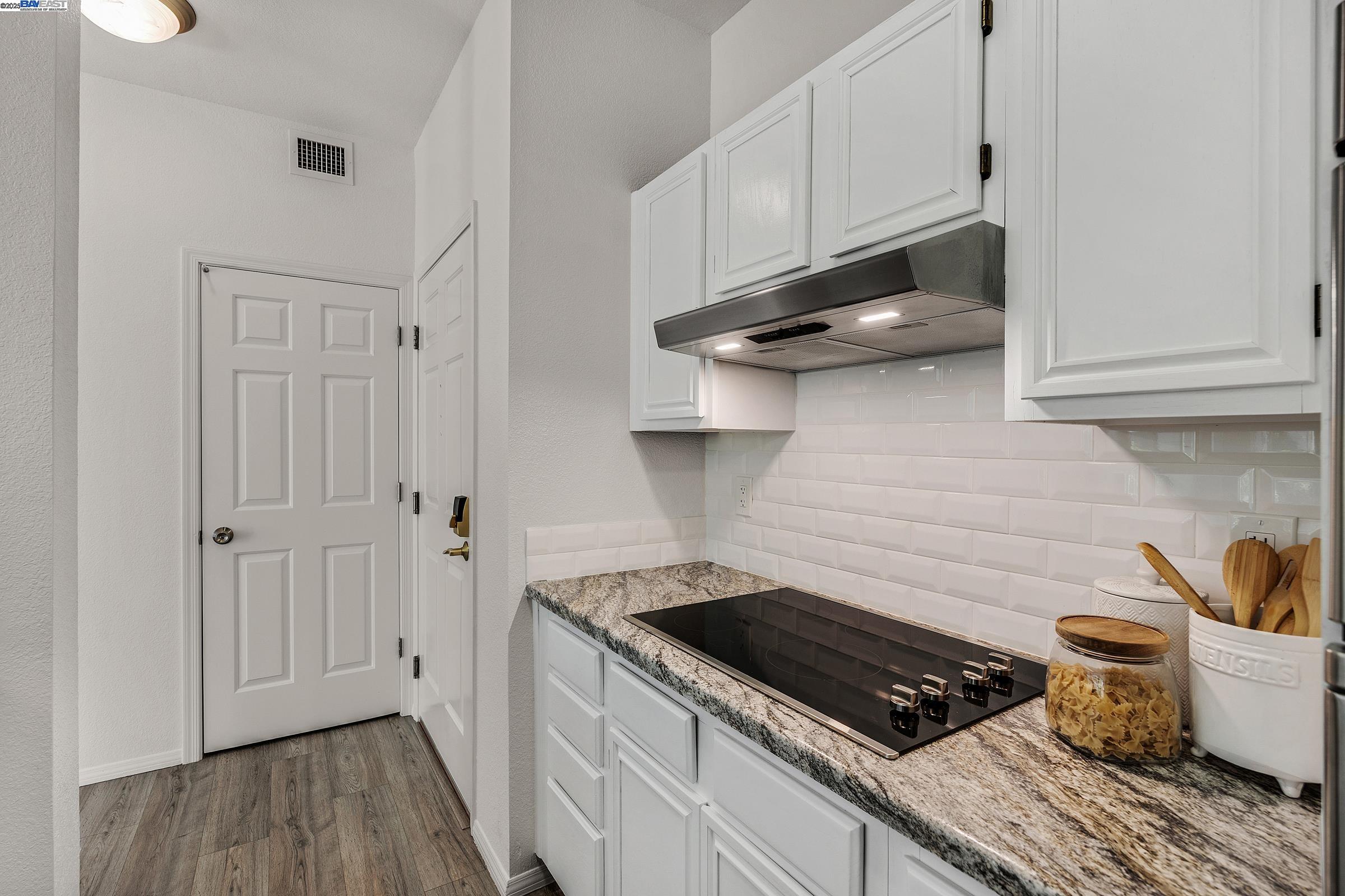 Detail Gallery Image 5 of 50 For 1860 Tice Creek Dr #1406,  Walnut Creek,  CA 94595 - 2 Beds | 2 Baths