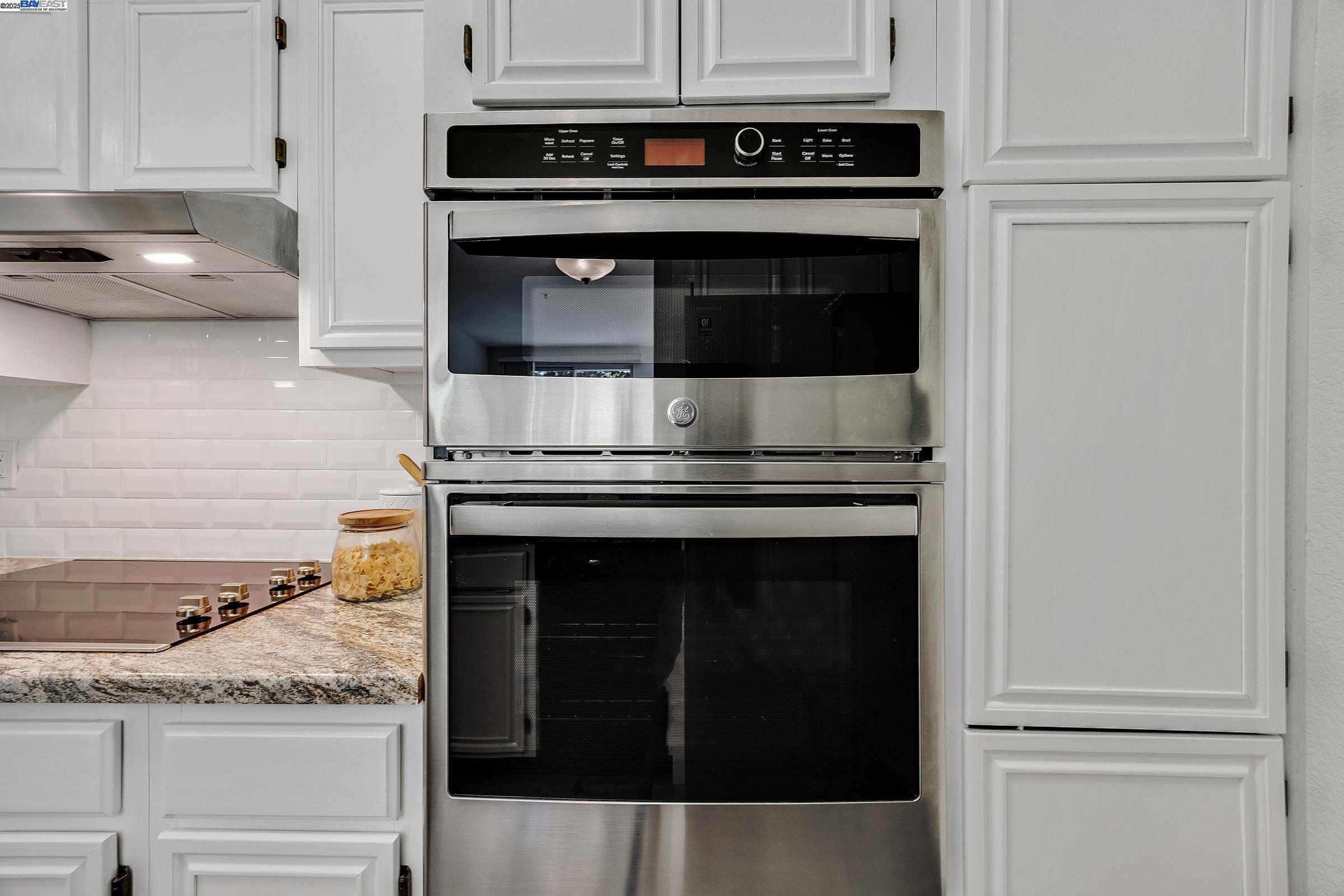Detail Gallery Image 7 of 50 For 1860 Tice Creek Dr #1406,  Walnut Creek,  CA 94595 - 2 Beds | 2 Baths