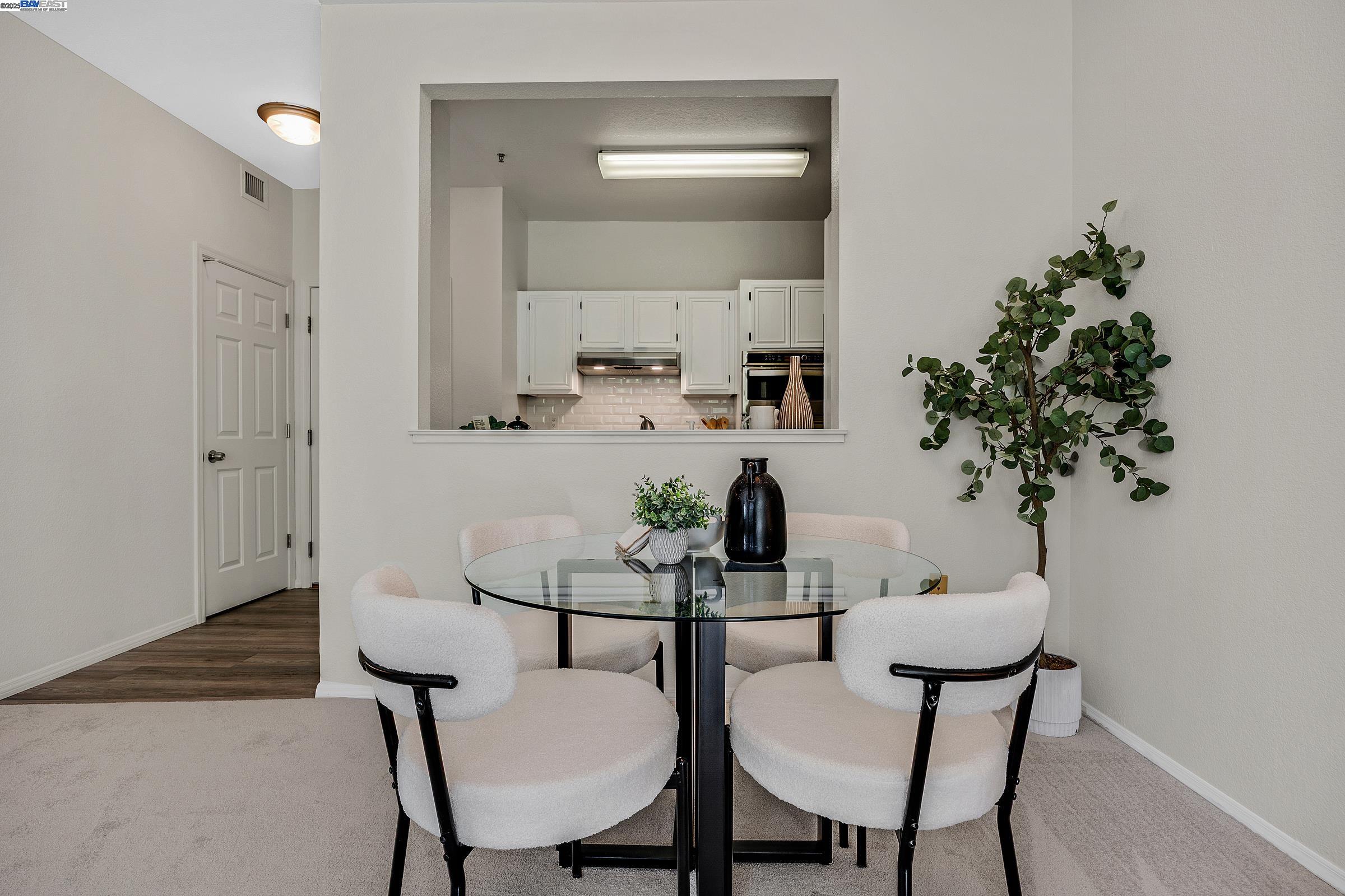 Detail Gallery Image 10 of 50 For 1860 Tice Creek Dr #1406,  Walnut Creek,  CA 94595 - 2 Beds | 2 Baths