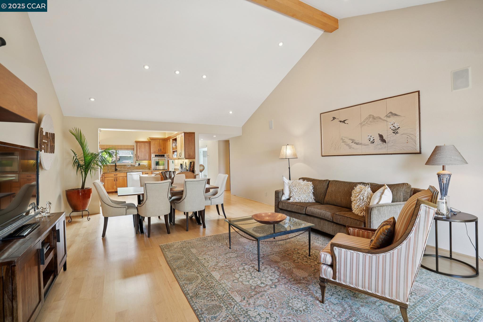 Detail Gallery Image 11 of 39 For 1988 Saint George Road, Danville,  CA 94526 - 2 Beds | 2 Baths