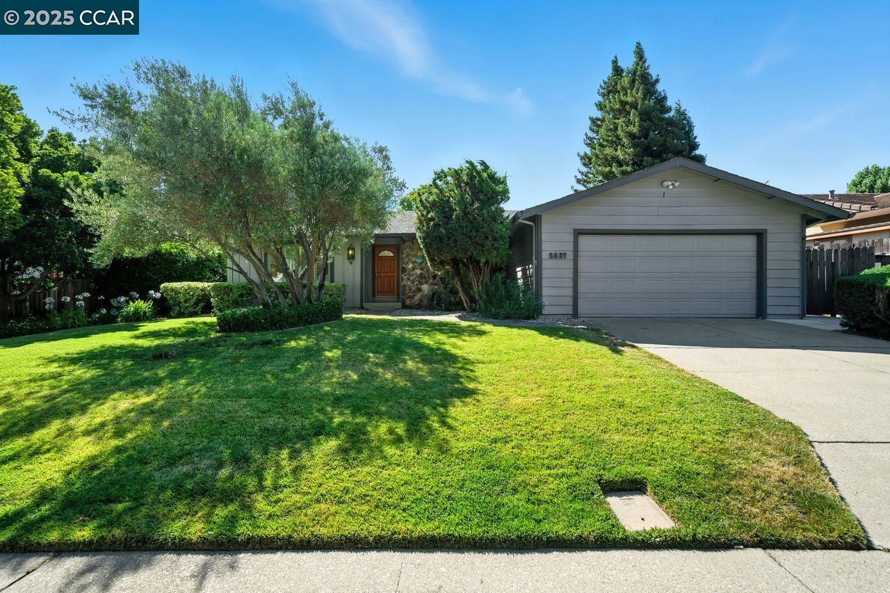 Detail Gallery Image 1 of 1 For 2537 Dos Rios Dr, San Ramon,  CA 94583 - 3 Beds | 2 Baths