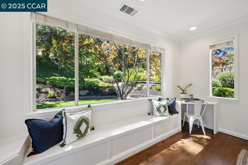 Detail Gallery Image 12 of 37 For 4 Harold Dr, Moraga,  CA 94556 - 4 Beds | 3 Baths