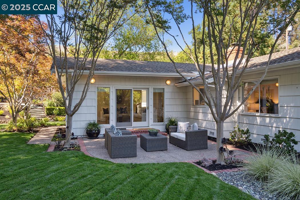 Detail Gallery Image 15 of 37 For 4 Harold Dr, Moraga,  CA 94556 - 4 Beds | 3 Baths