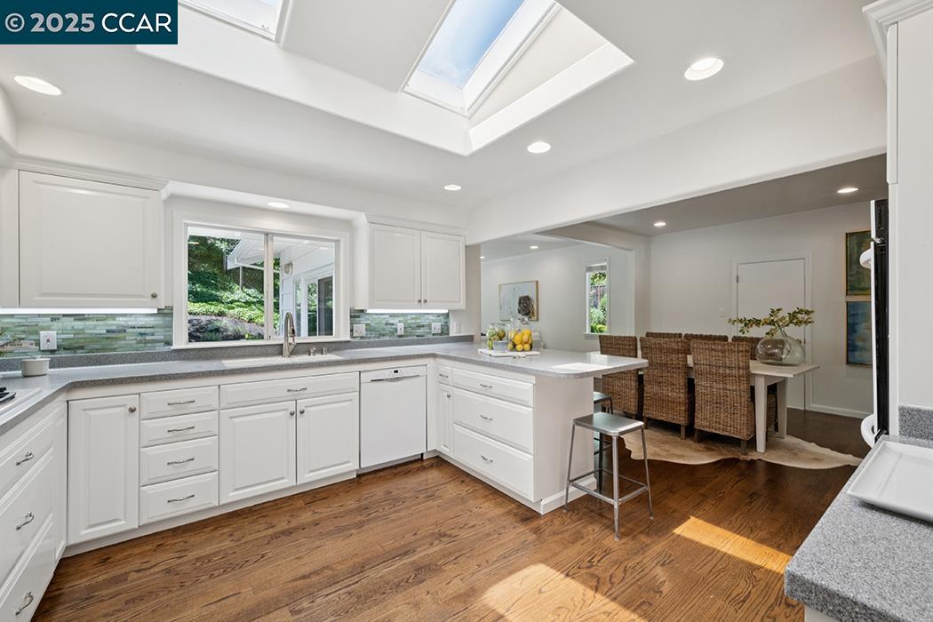 Detail Gallery Image 19 of 37 For 4 Harold Dr, Moraga,  CA 94556 - 4 Beds | 3 Baths
