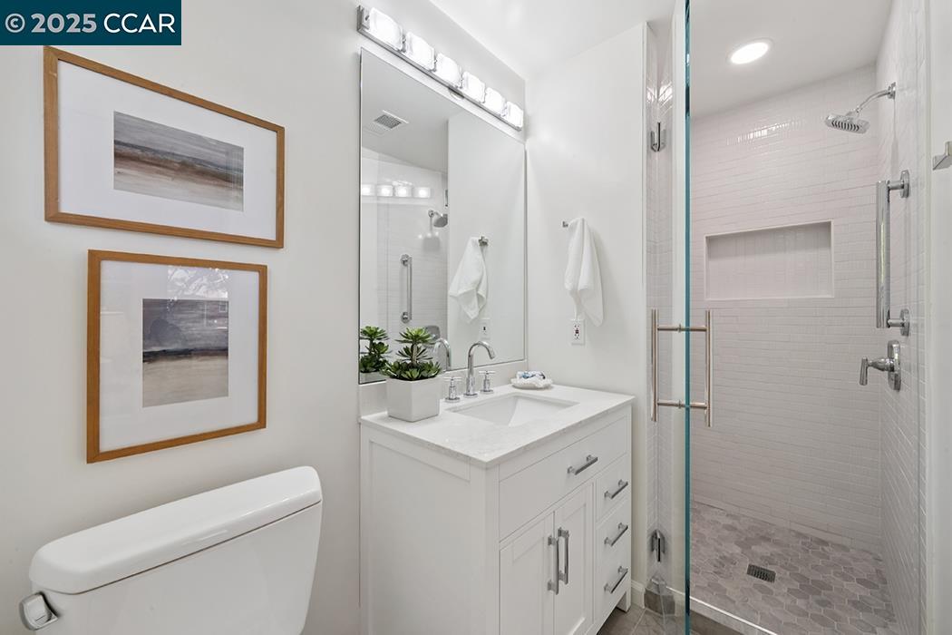 Detail Gallery Image 23 of 37 For 4 Harold Dr, Moraga,  CA 94556 - 4 Beds | 3 Baths