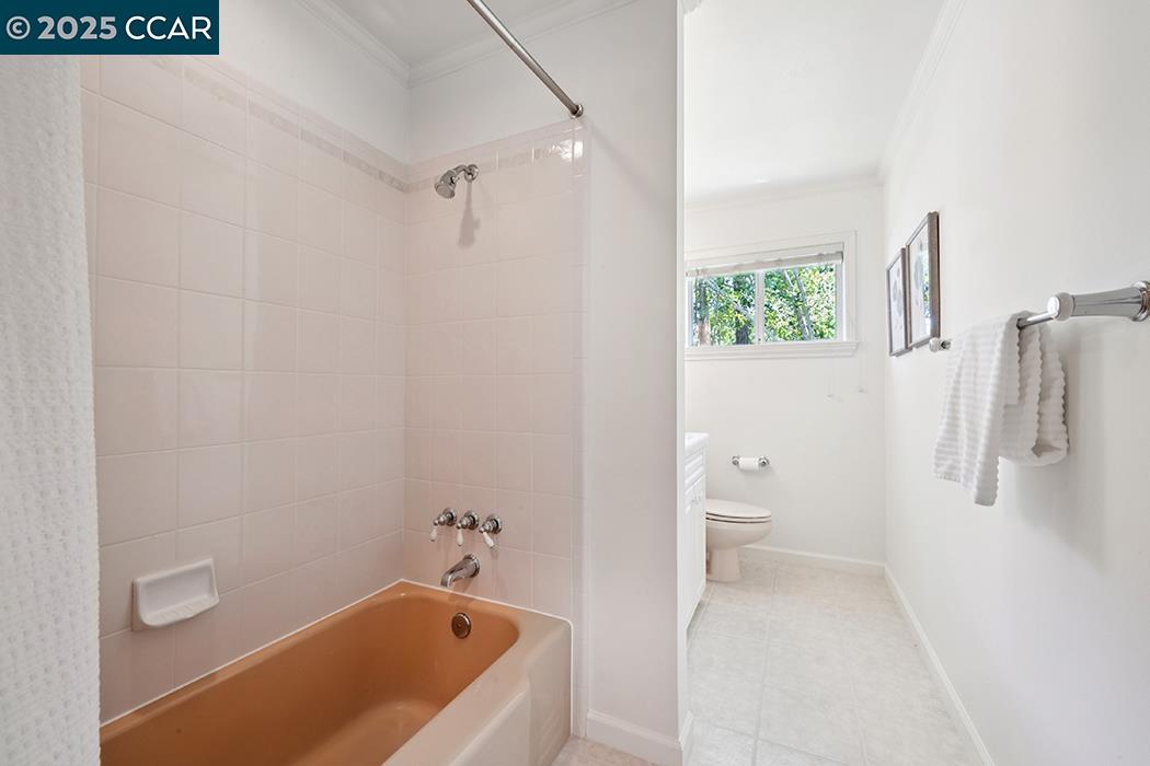 Detail Gallery Image 27 of 37 For 4 Harold Dr, Moraga,  CA 94556 - 4 Beds | 3 Baths
