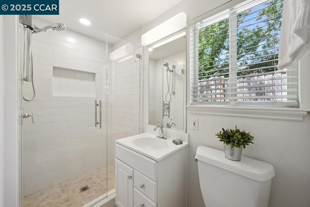 Detail Gallery Image 30 of 37 For 4 Harold Dr, Moraga,  CA 94556 - 4 Beds | 3 Baths