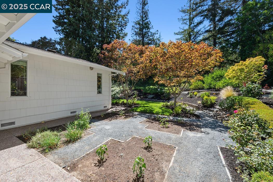 Detail Gallery Image 35 of 37 For 4 Harold Dr, Moraga,  CA 94556 - 4 Beds | 3 Baths
