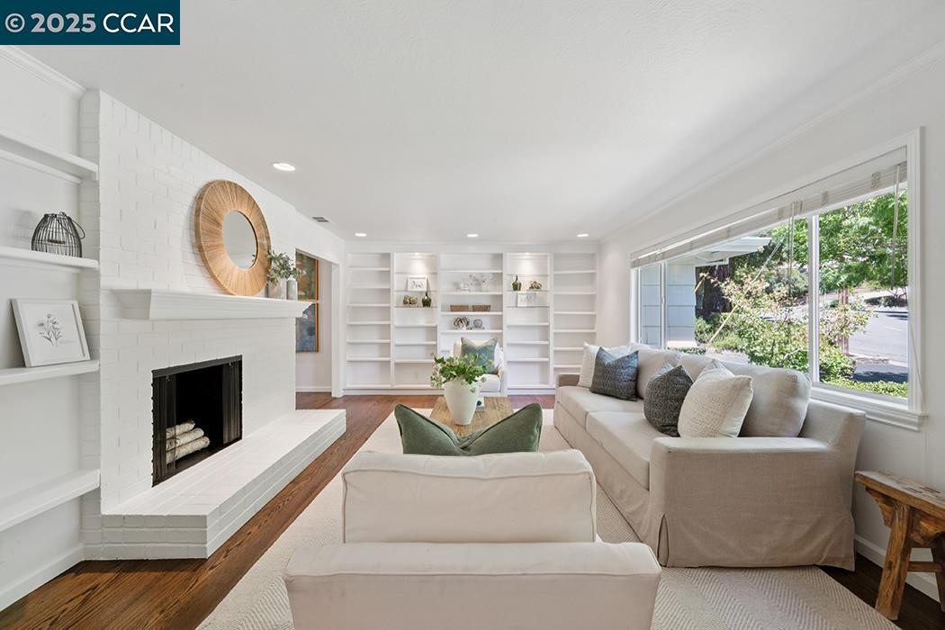 Detail Gallery Image 6 of 37 For 4 Harold Dr, Moraga,  CA 94556 - 4 Beds | 3 Baths