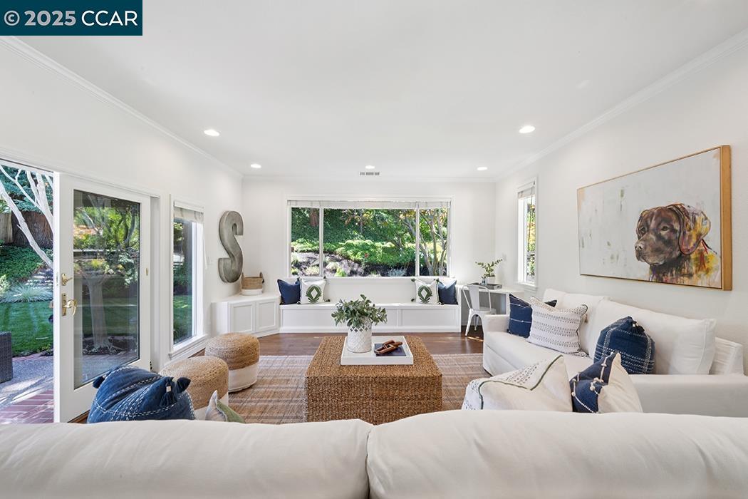 Detail Gallery Image 10 of 37 For 4 Harold Dr, Moraga,  CA 94556 - 4 Beds | 3 Baths