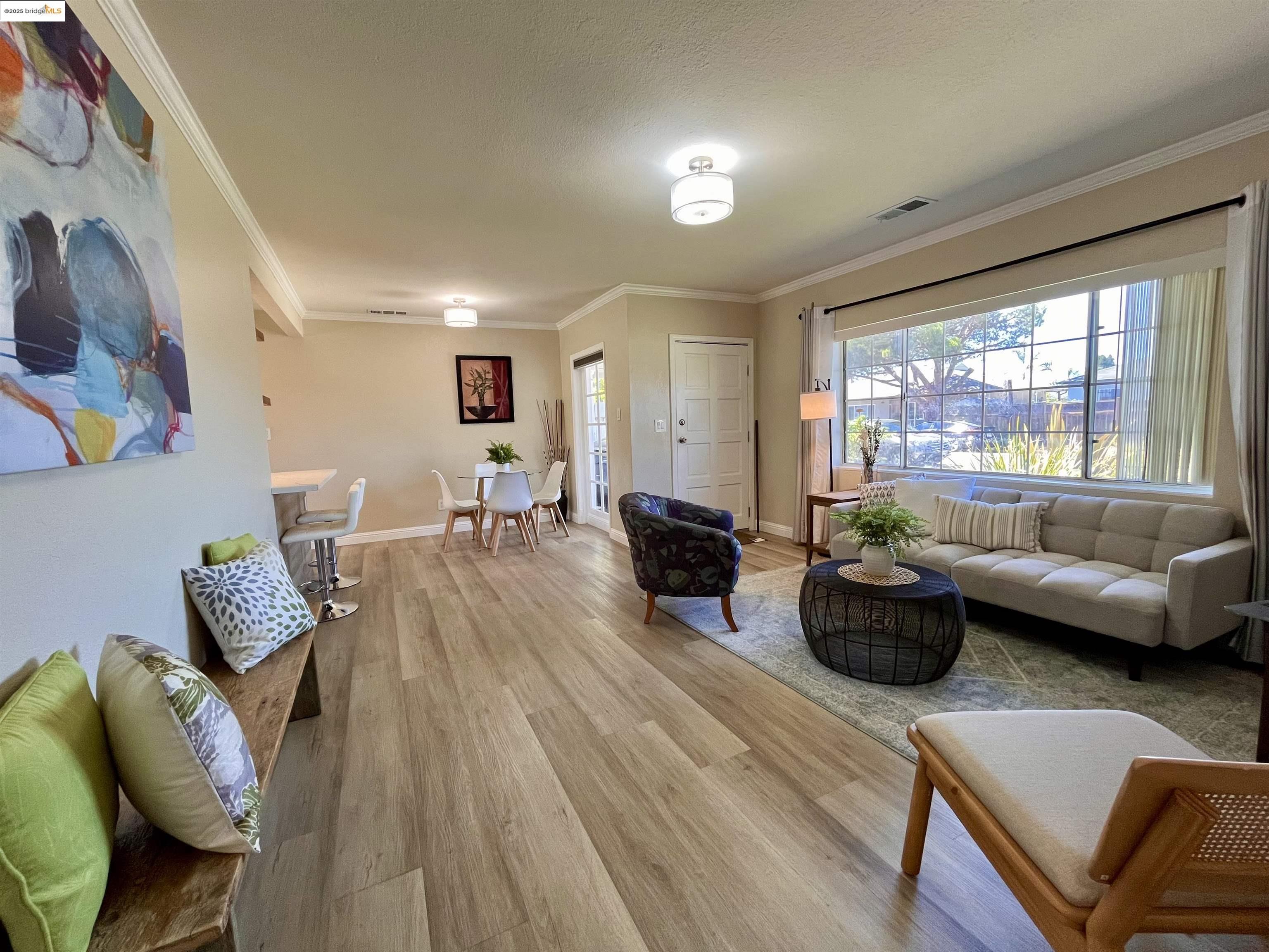 Detail Gallery Image 7 of 27 For 389 White Dr, Hayward,  CA 94544 - 3 Beds | 2 Baths