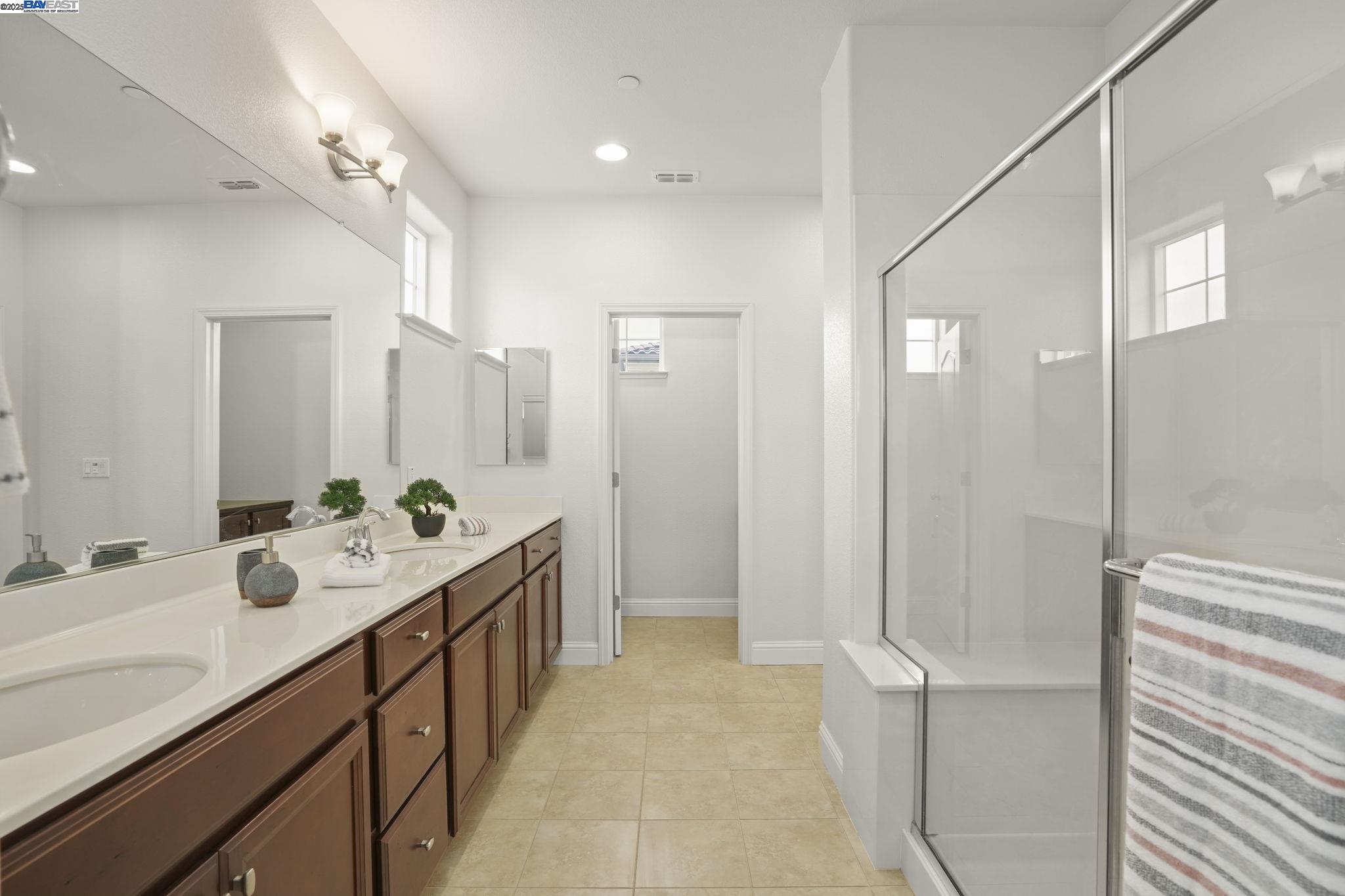 Detail Gallery Image 14 of 45 For 3105 Vittoria Loop, Dublin,  CA 94568 - 4 Beds | 3/1 Baths