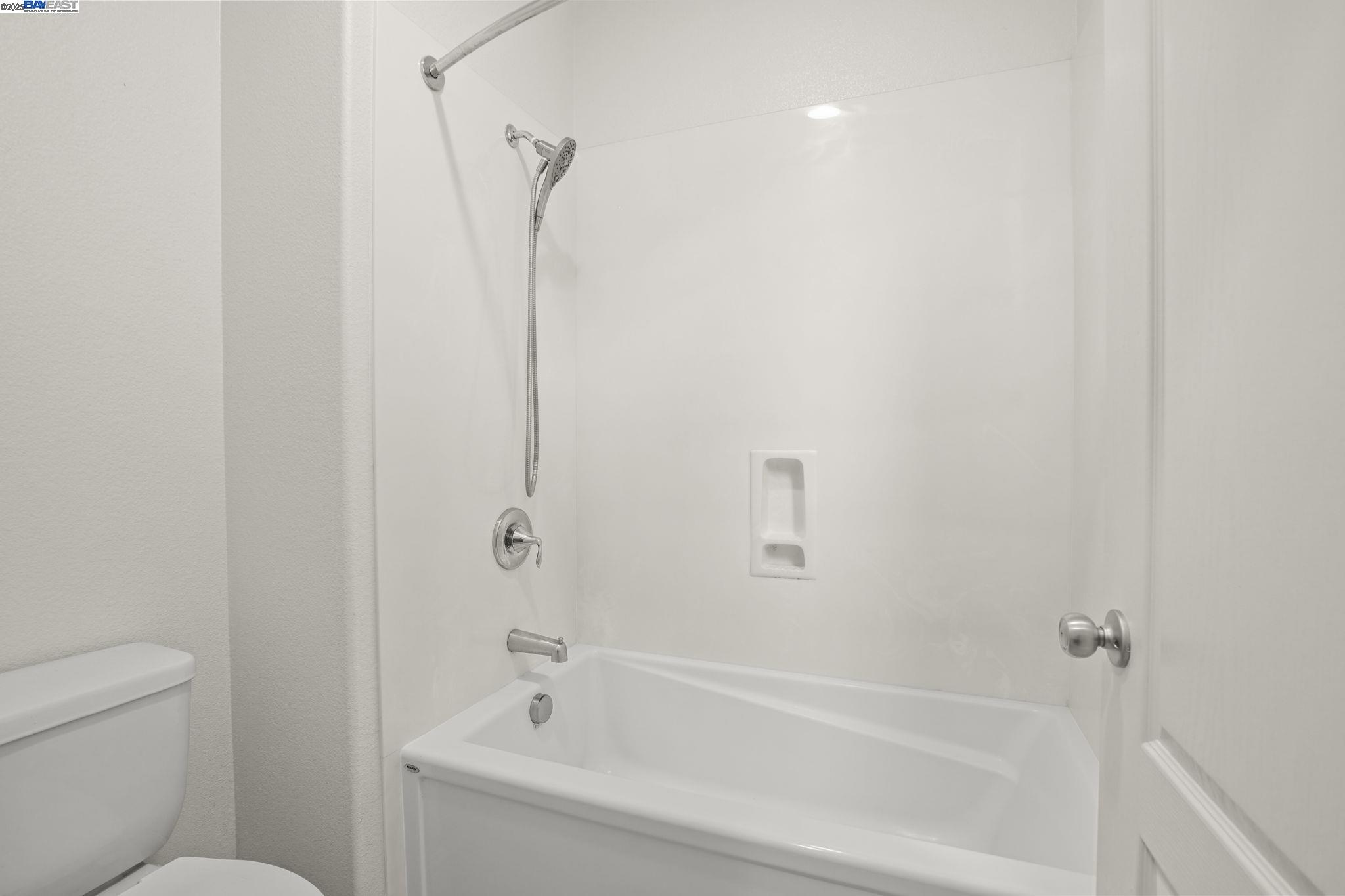 Detail Gallery Image 25 of 45 For 3105 Vittoria Loop, Dublin,  CA 94568 - 4 Beds | 3/1 Baths
