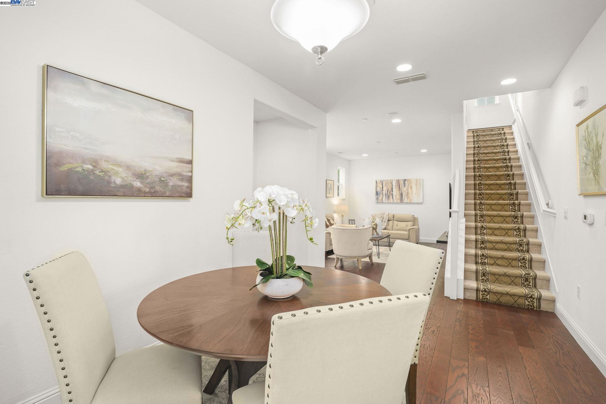 Detail Gallery Image 7 of 45 For 3105 Vittoria Loop, Dublin,  CA 94568 - 4 Beds | 3/1 Baths