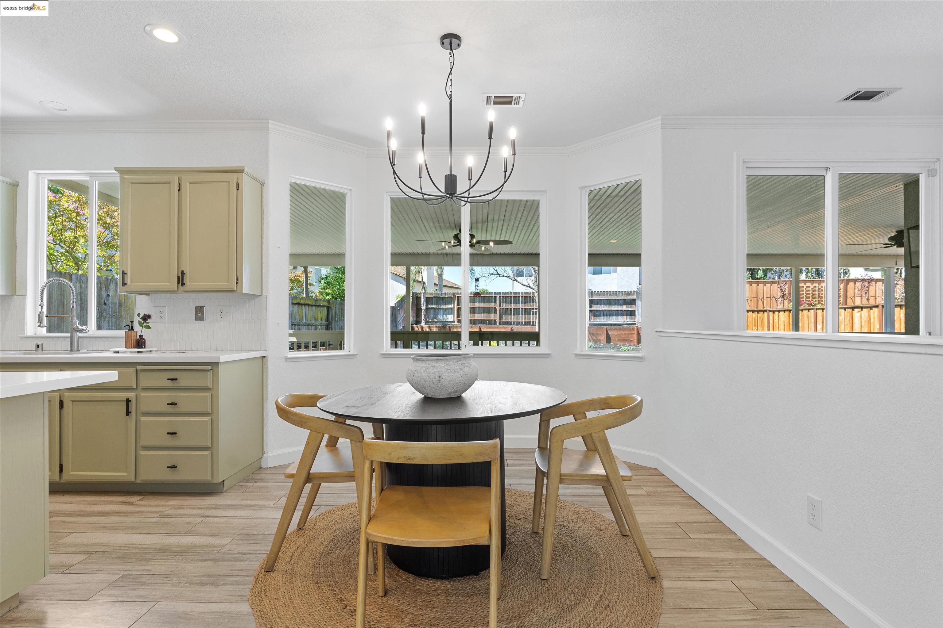 Detail Gallery Image 11 of 41 For 311 Clove Way, Oakley,  CA 94561 - 4 Beds | 2/1 Baths