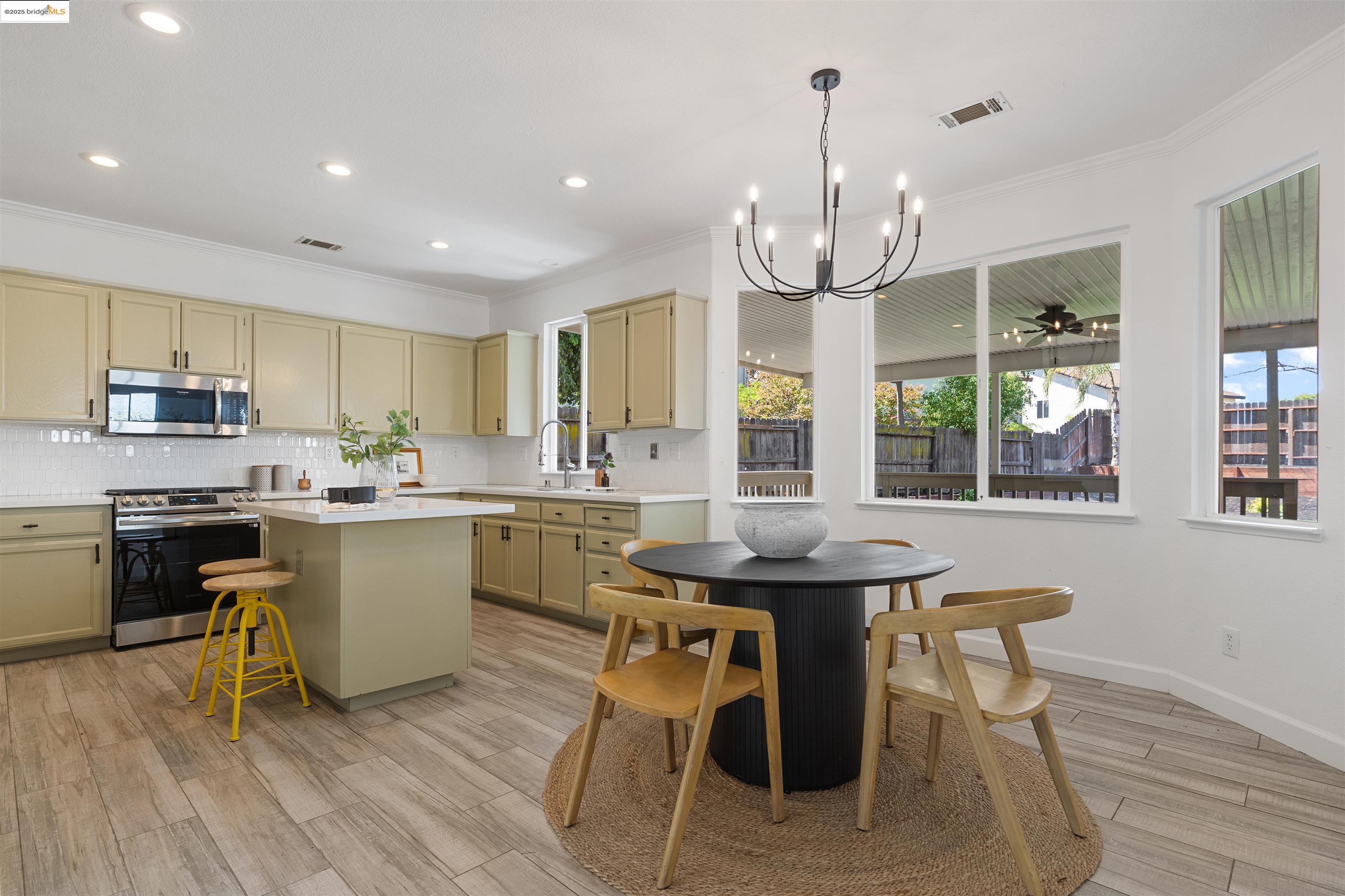 Detail Gallery Image 12 of 41 For 311 Clove Way, Oakley,  CA 94561 - 4 Beds | 2/1 Baths