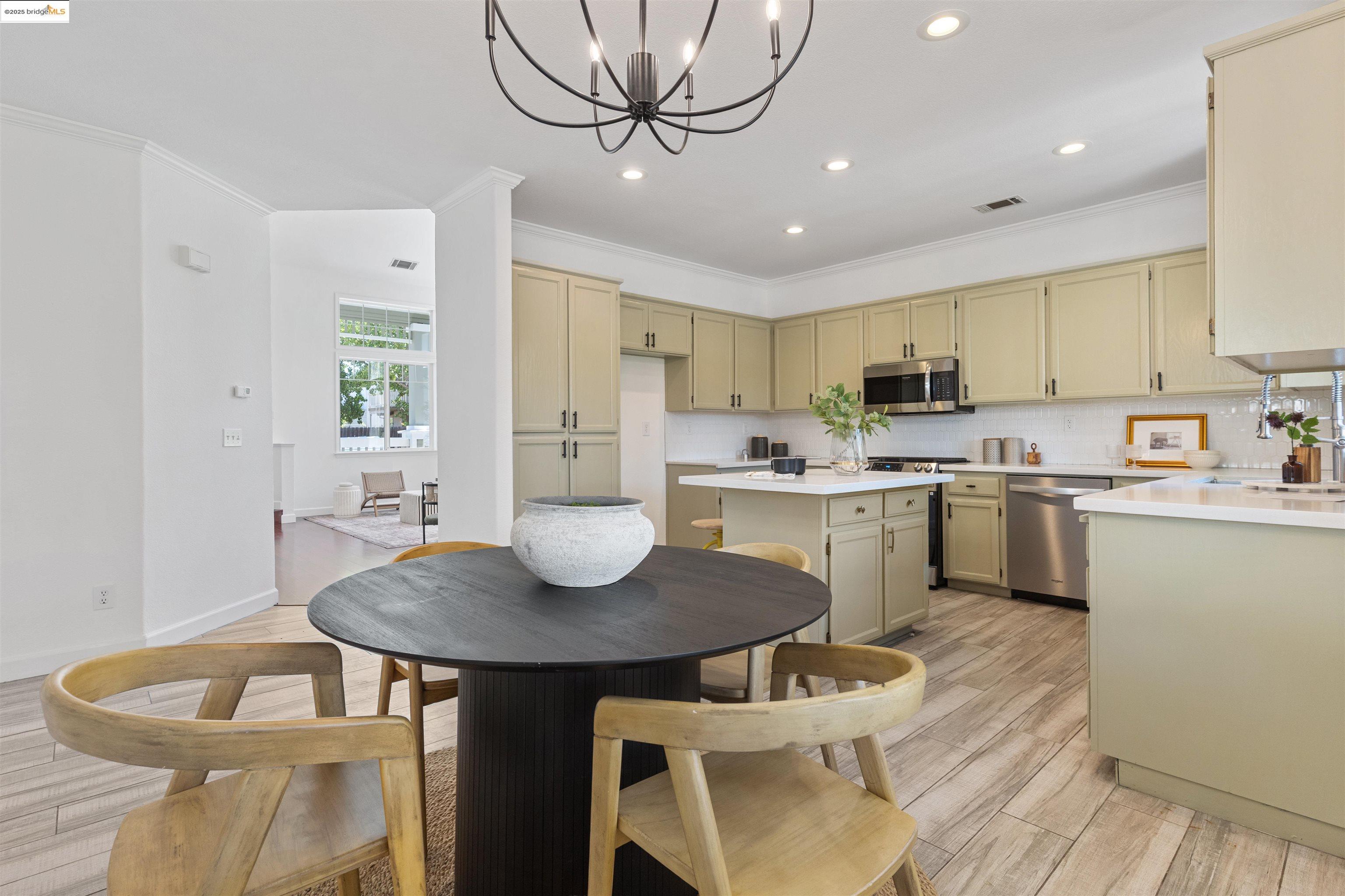 Detail Gallery Image 10 of 41 For 311 Clove Way, Oakley,  CA 94561 - 4 Beds | 2/1 Baths