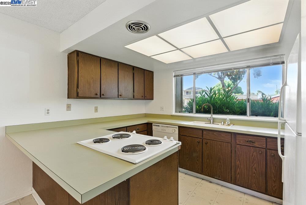 Detail Gallery Image 13 of 33 For 1975 Landess Ave, Milpitas,  CA 95035 - 2 Beds | 1 Baths