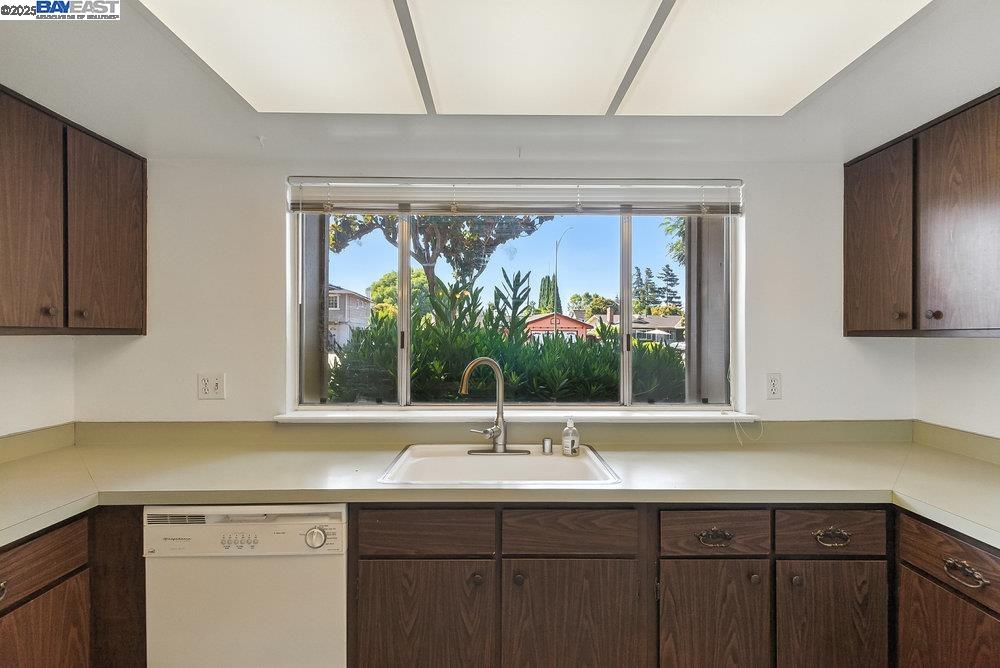Detail Gallery Image 14 of 33 For 1975 Landess Ave, Milpitas,  CA 95035 - 2 Beds | 1 Baths