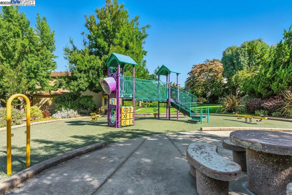 Detail Gallery Image 4 of 33 For 1975 Landess Ave, Milpitas,  CA 95035 - 2 Beds | 1 Baths
