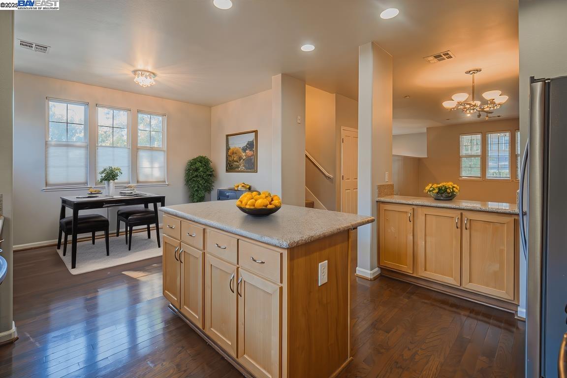 Detail Gallery Image 13 of 32 For 236 Birch Creek Ter, Pleasanton,  CA 94566 - 3 Beds | 2/1 Baths