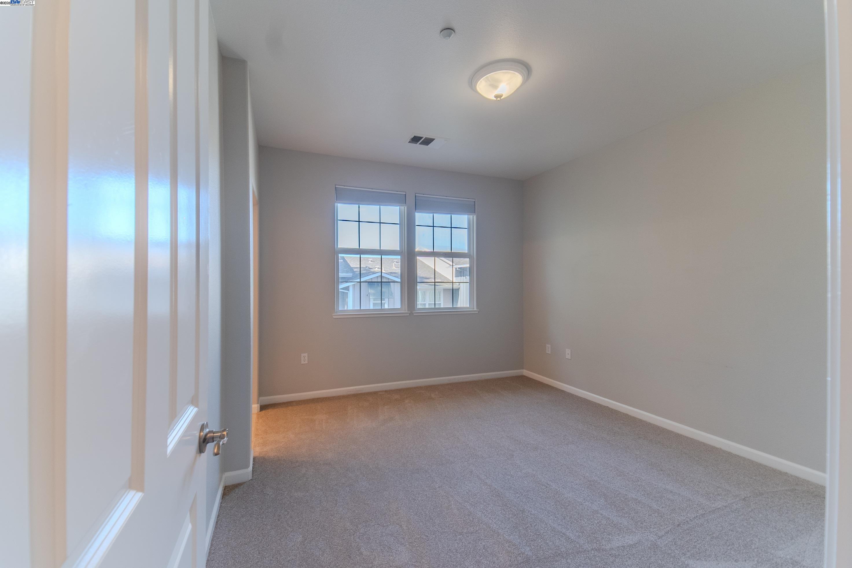 Detail Gallery Image 14 of 32 For 236 Birch Creek Ter, Pleasanton,  CA 94566 - 3 Beds | 2/1 Baths