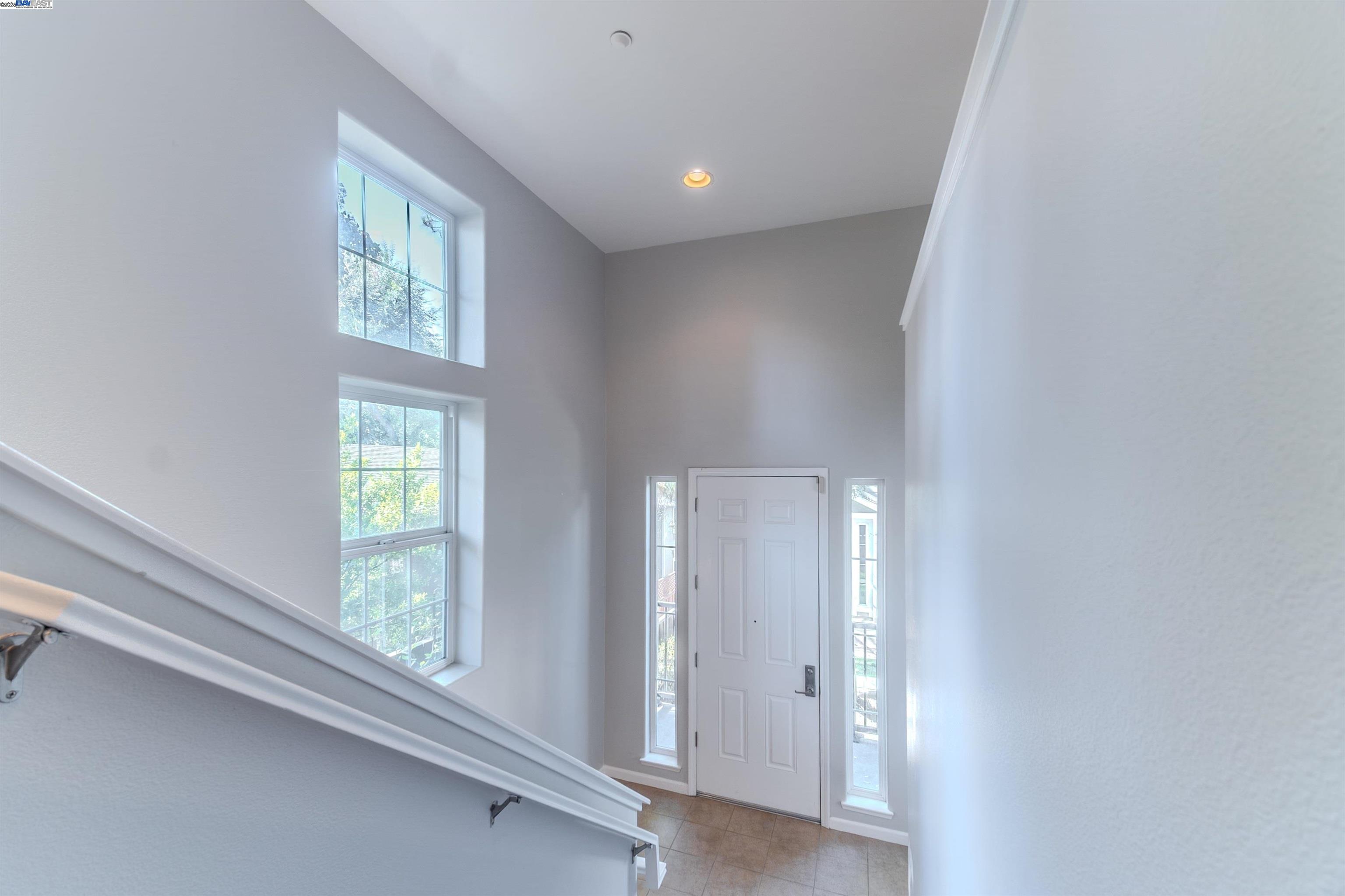 Detail Gallery Image 3 of 32 For 236 Birch Creek Ter, Pleasanton,  CA 94566 - 3 Beds | 2/1 Baths