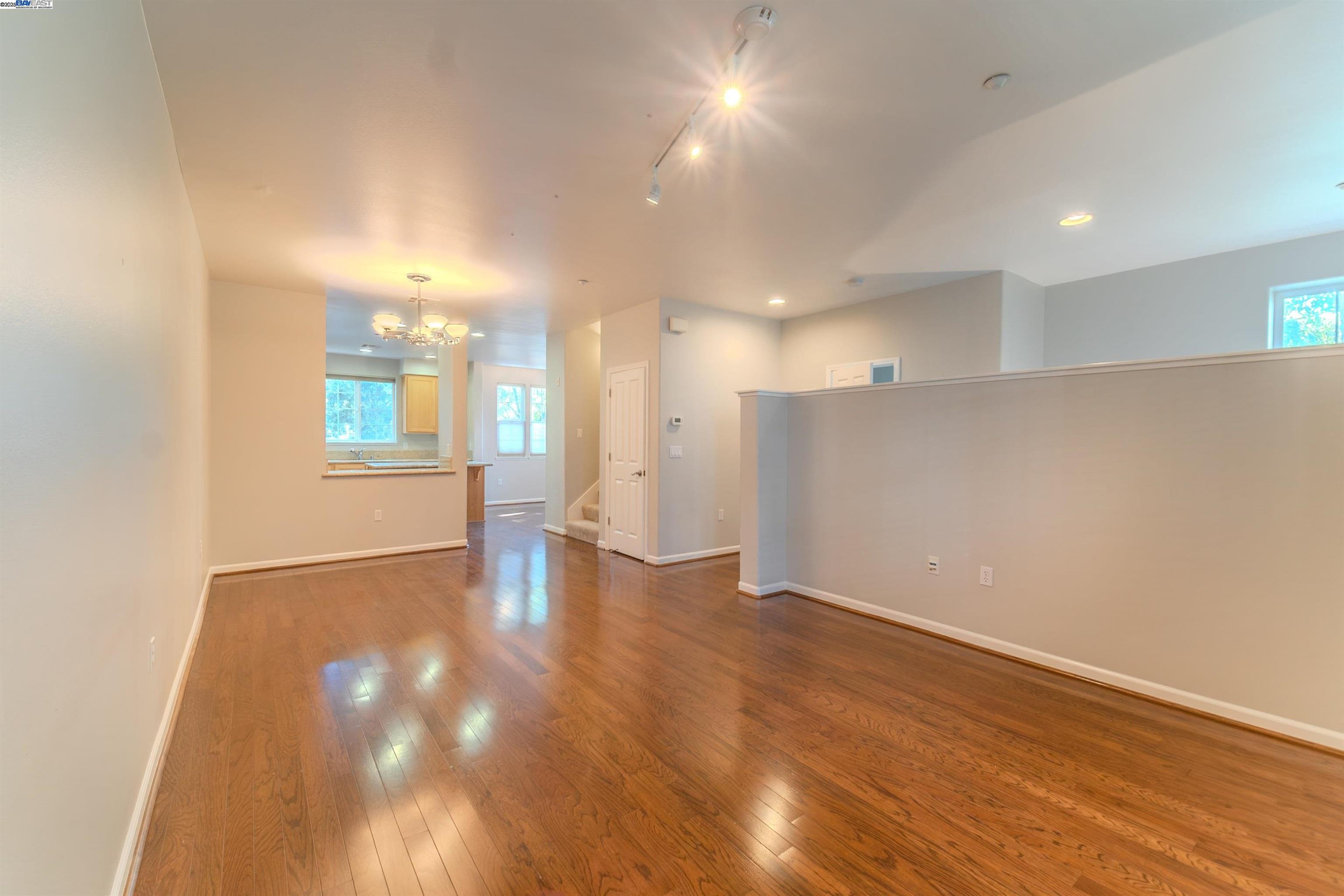 Detail Gallery Image 8 of 32 For 236 Birch Creek Ter, Pleasanton,  CA 94566 - 3 Beds | 2/1 Baths