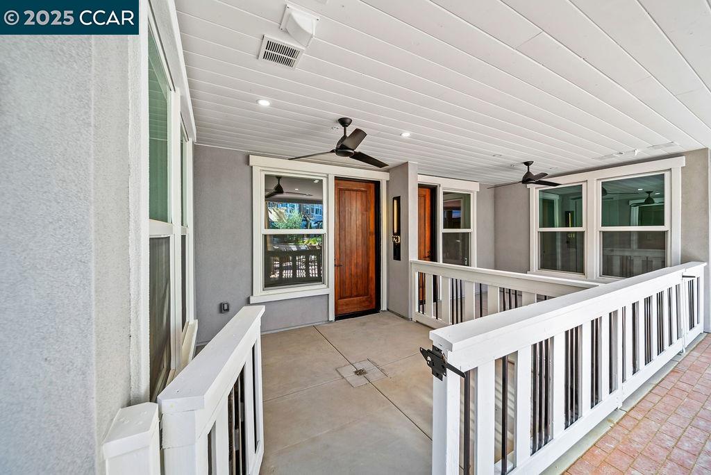 Detail Gallery Image 2 of 9 For 600 Hartz Ave #120,  Danville,  CA 94526 - 1 Beds | 1 Baths