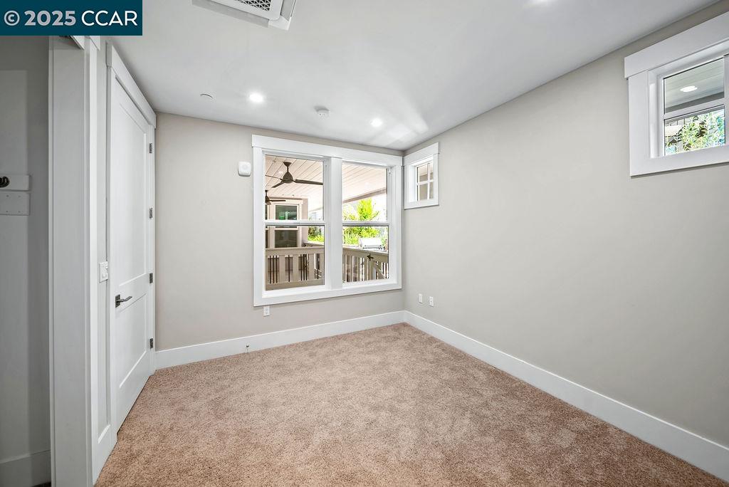 Detail Gallery Image 8 of 9 For 600 Hartz Ave #120,  Danville,  CA 94526 - 1 Beds | 1 Baths
