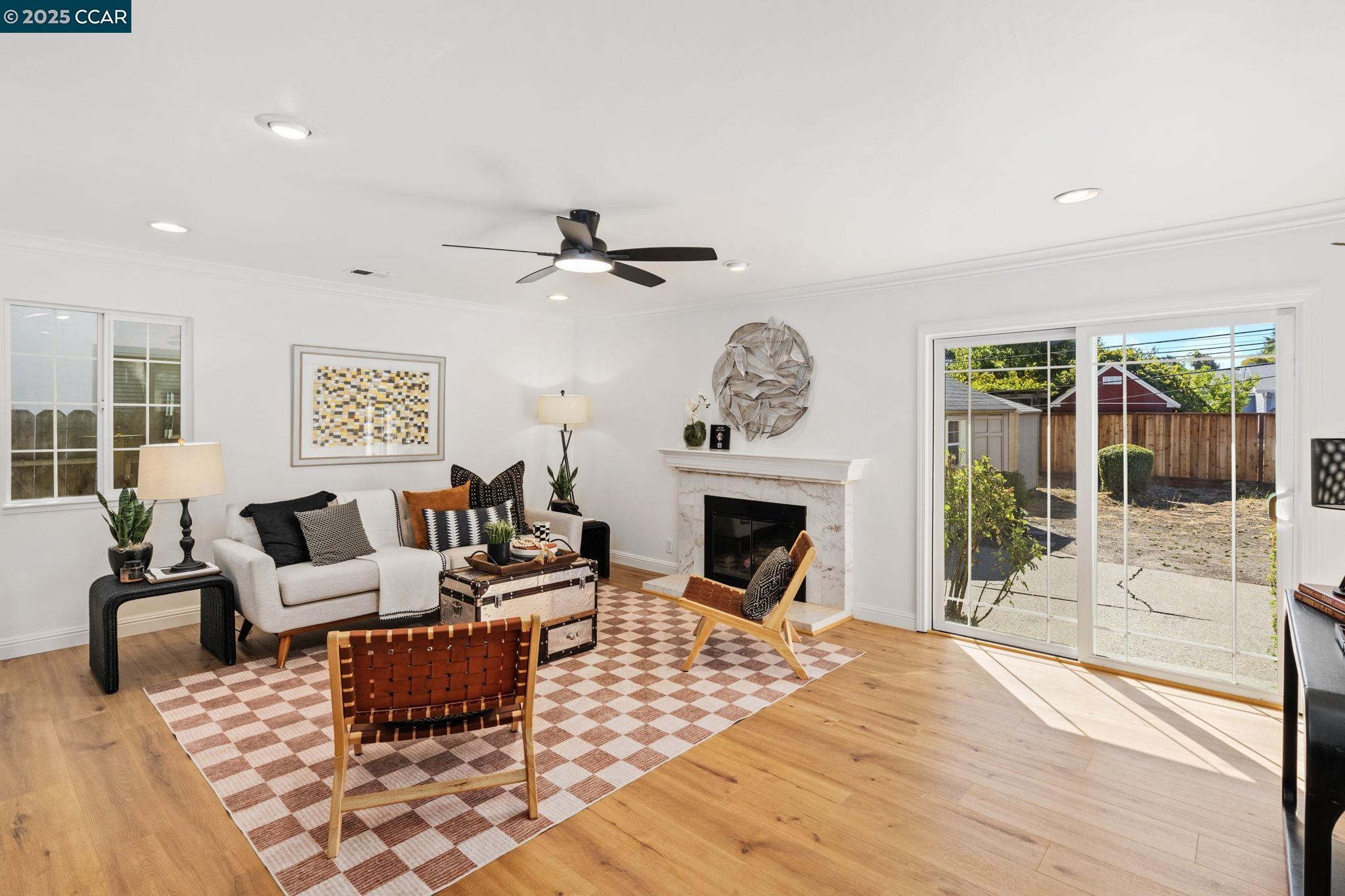 Detail Gallery Image 3 of 37 For 1950 Emerald St, Concord,  CA 94518 - 4 Beds | 2 Baths