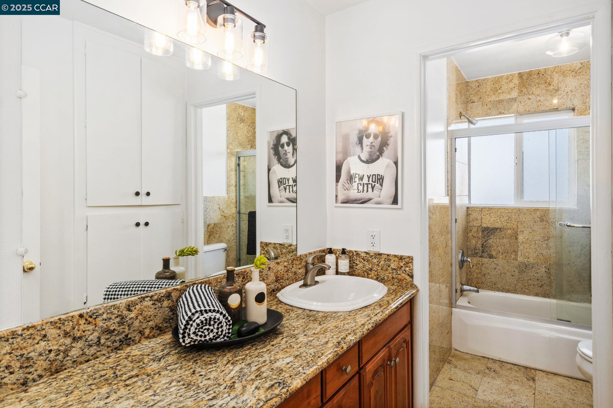 Detail Gallery Image 21 of 37 For 1950 Emerald St, Concord,  CA 94518 - 4 Beds | 2 Baths