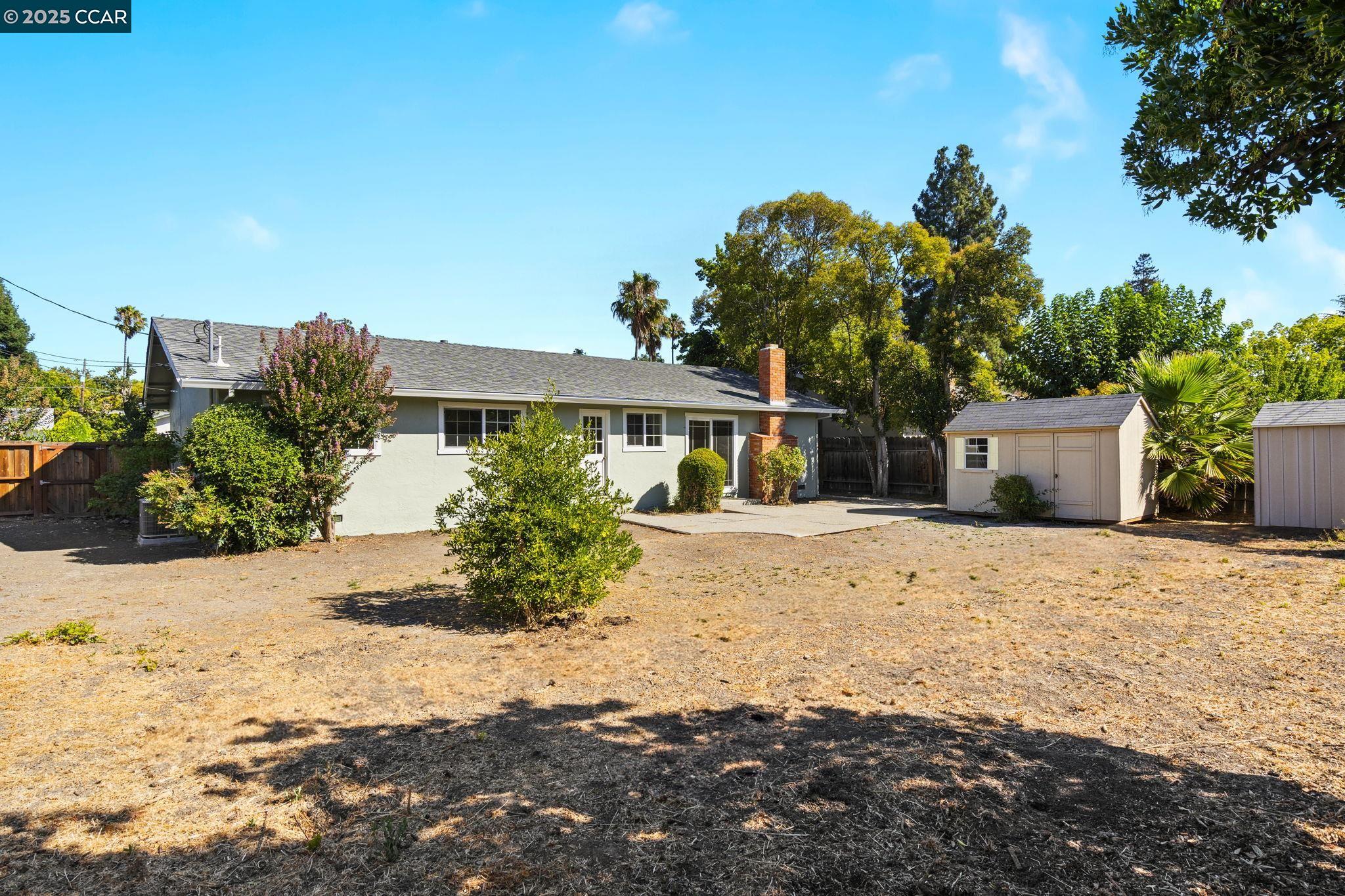 Detail Gallery Image 25 of 37 For 1950 Emerald St, Concord,  CA 94518 - 4 Beds | 2 Baths