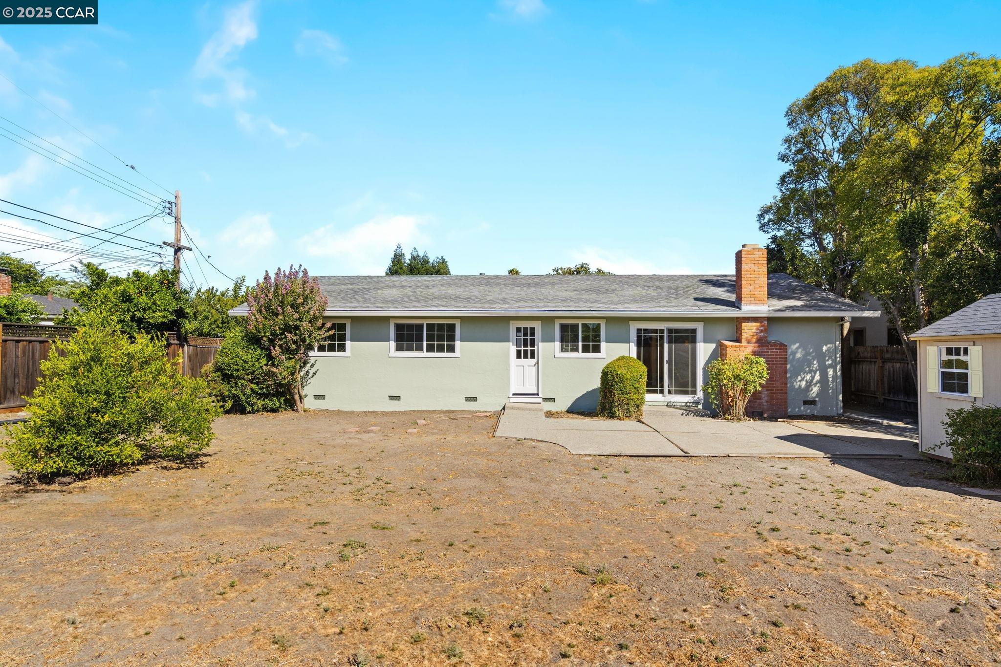Detail Gallery Image 26 of 37 For 1950 Emerald St, Concord,  CA 94518 - 4 Beds | 2 Baths