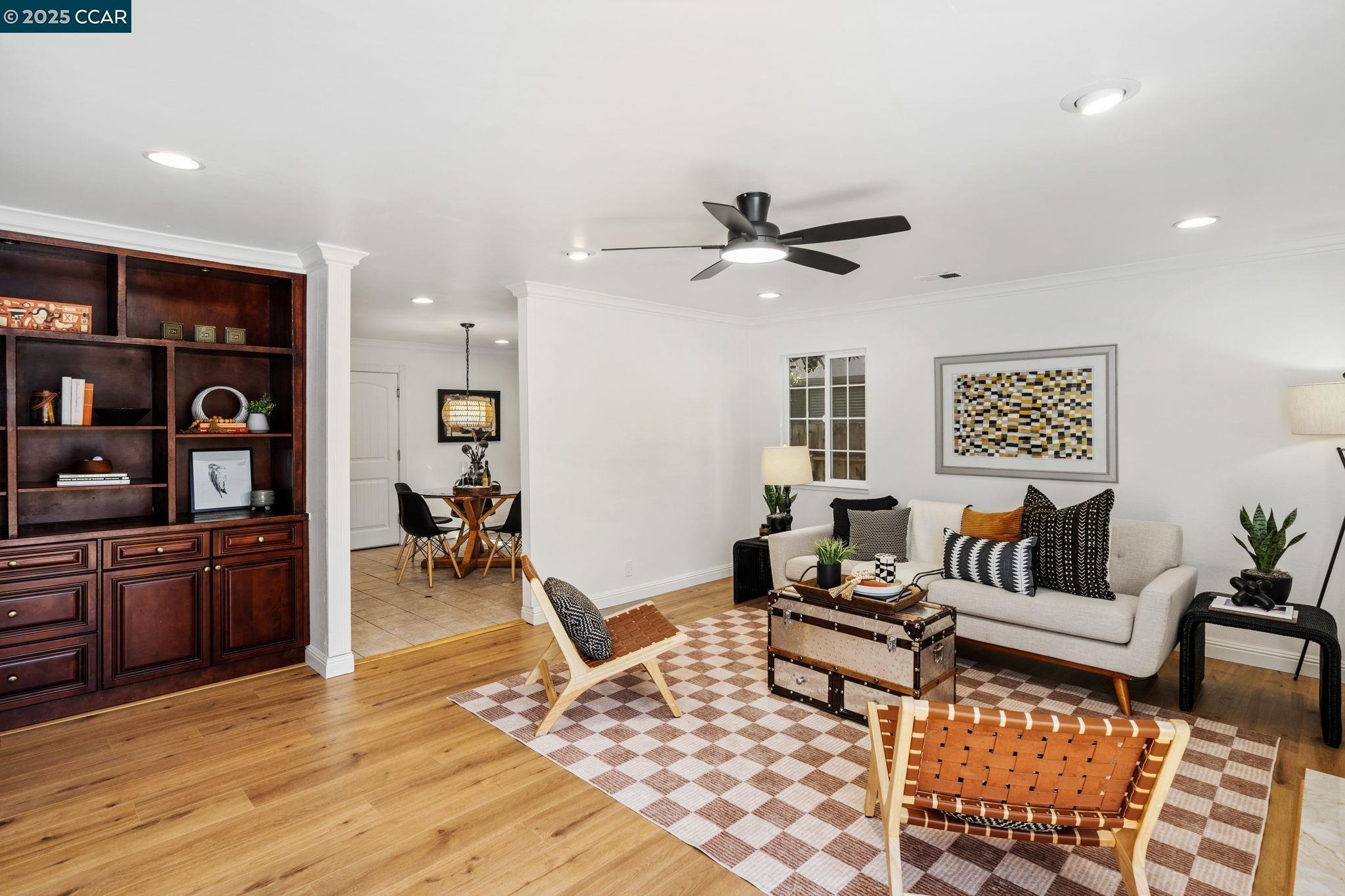 Detail Gallery Image 4 of 37 For 1950 Emerald St, Concord,  CA 94518 - 4 Beds | 2 Baths