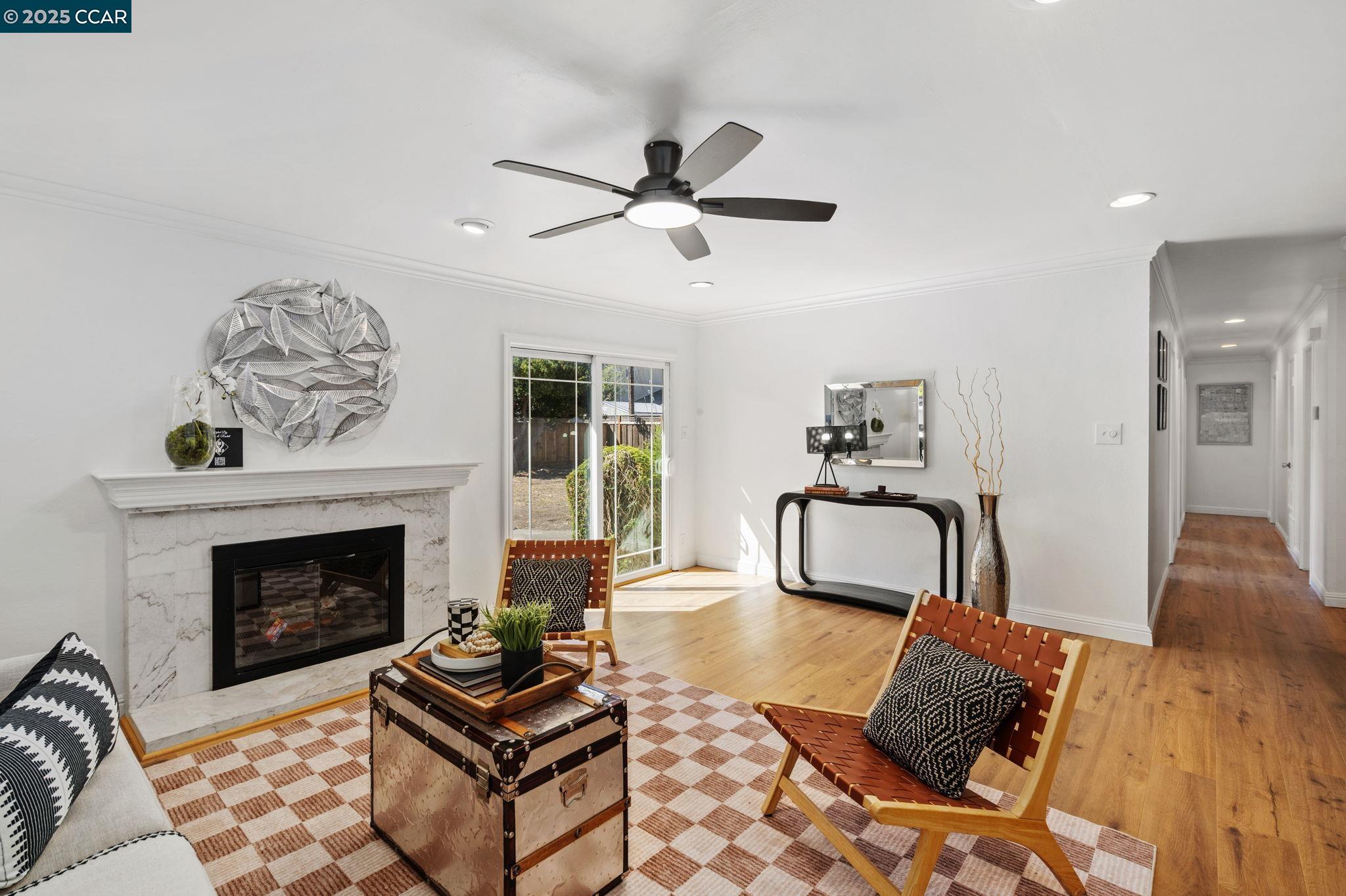 Detail Gallery Image 5 of 37 For 1950 Emerald St, Concord,  CA 94518 - 4 Beds | 2 Baths