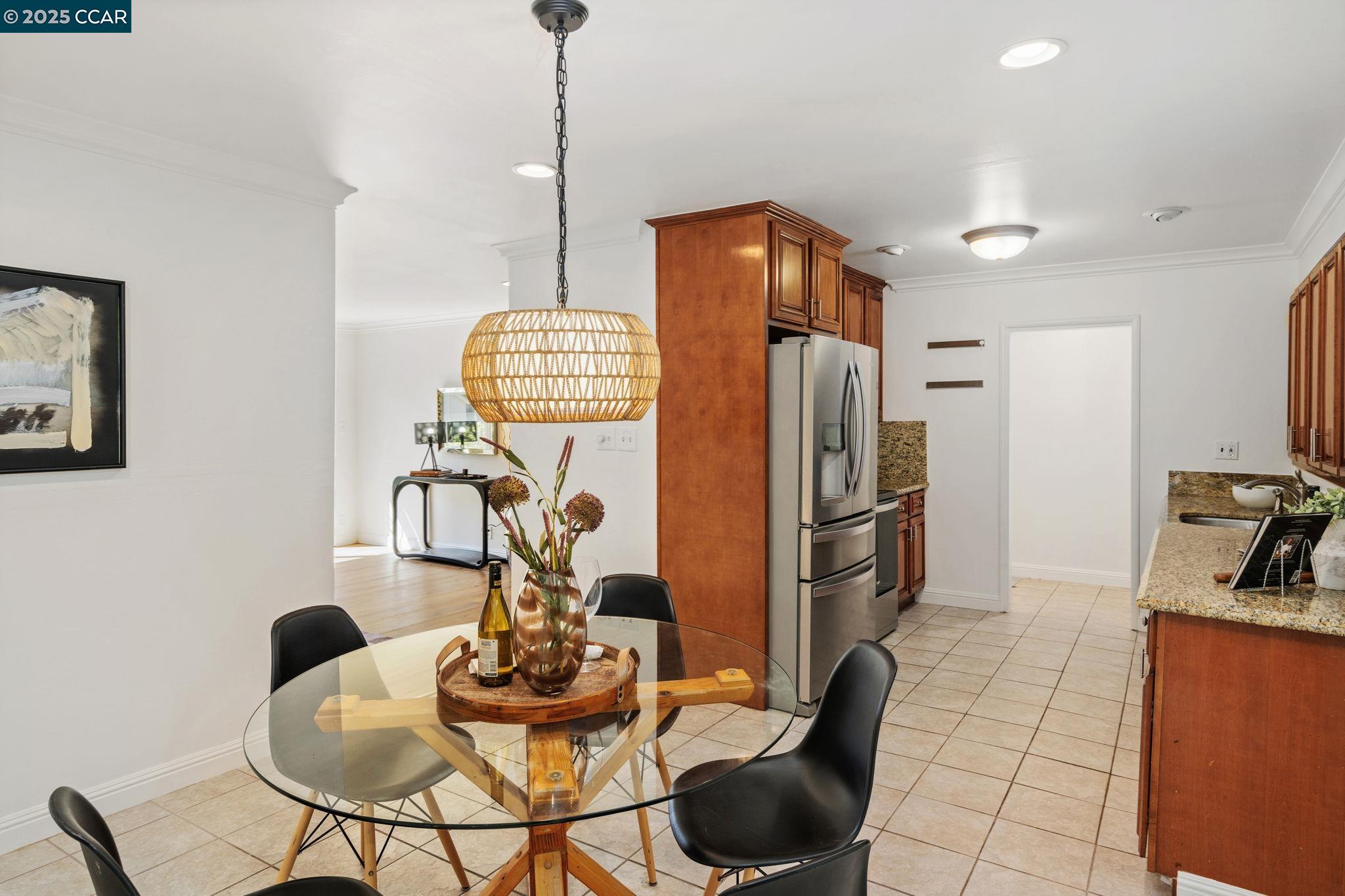 Detail Gallery Image 7 of 37 For 1950 Emerald St, Concord,  CA 94518 - 4 Beds | 2 Baths