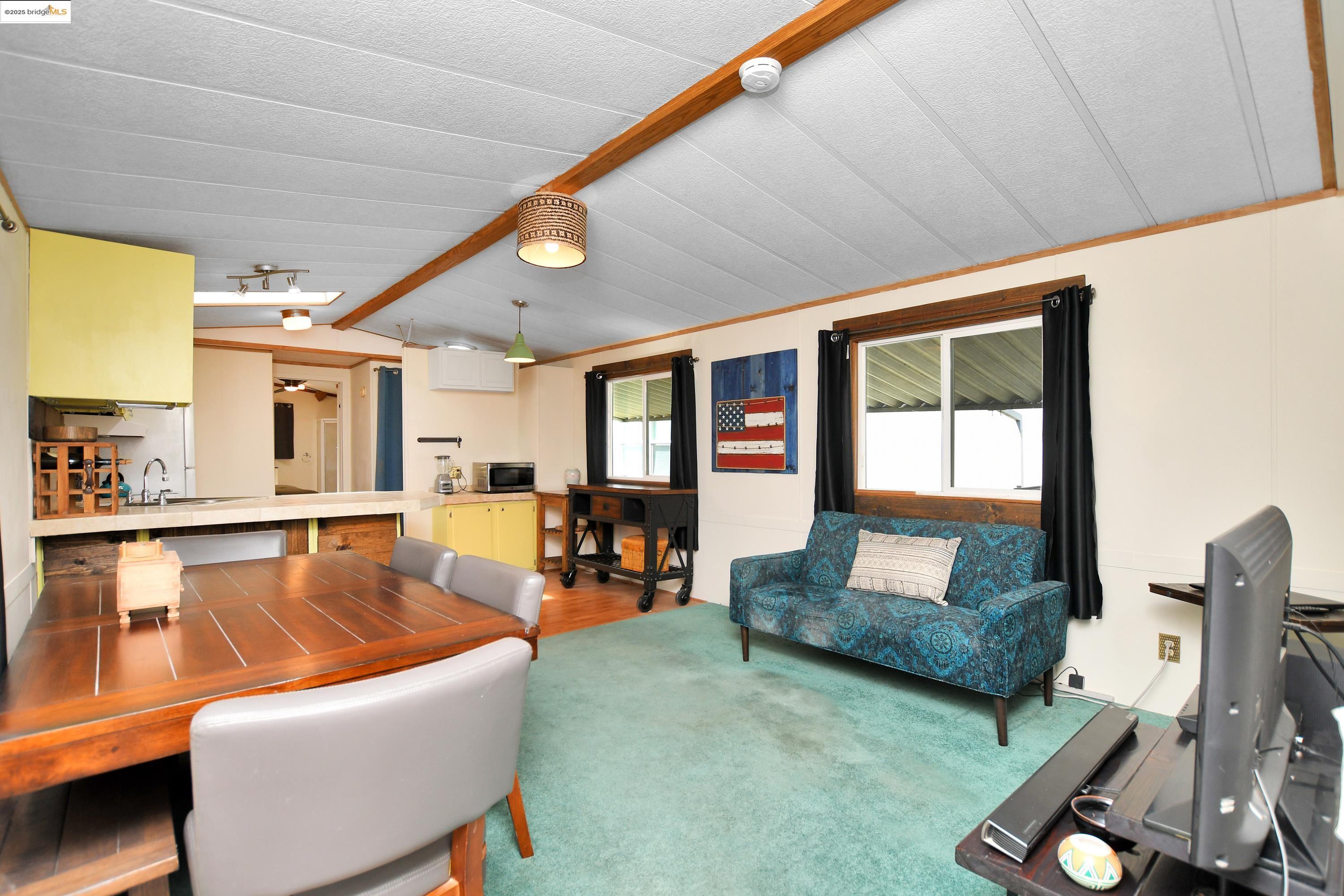 Detail Gallery Image 4 of 25 For 3638 Hawthorne Dr, Bethel Island,  CA 94511 - 2 Beds | 2 Baths