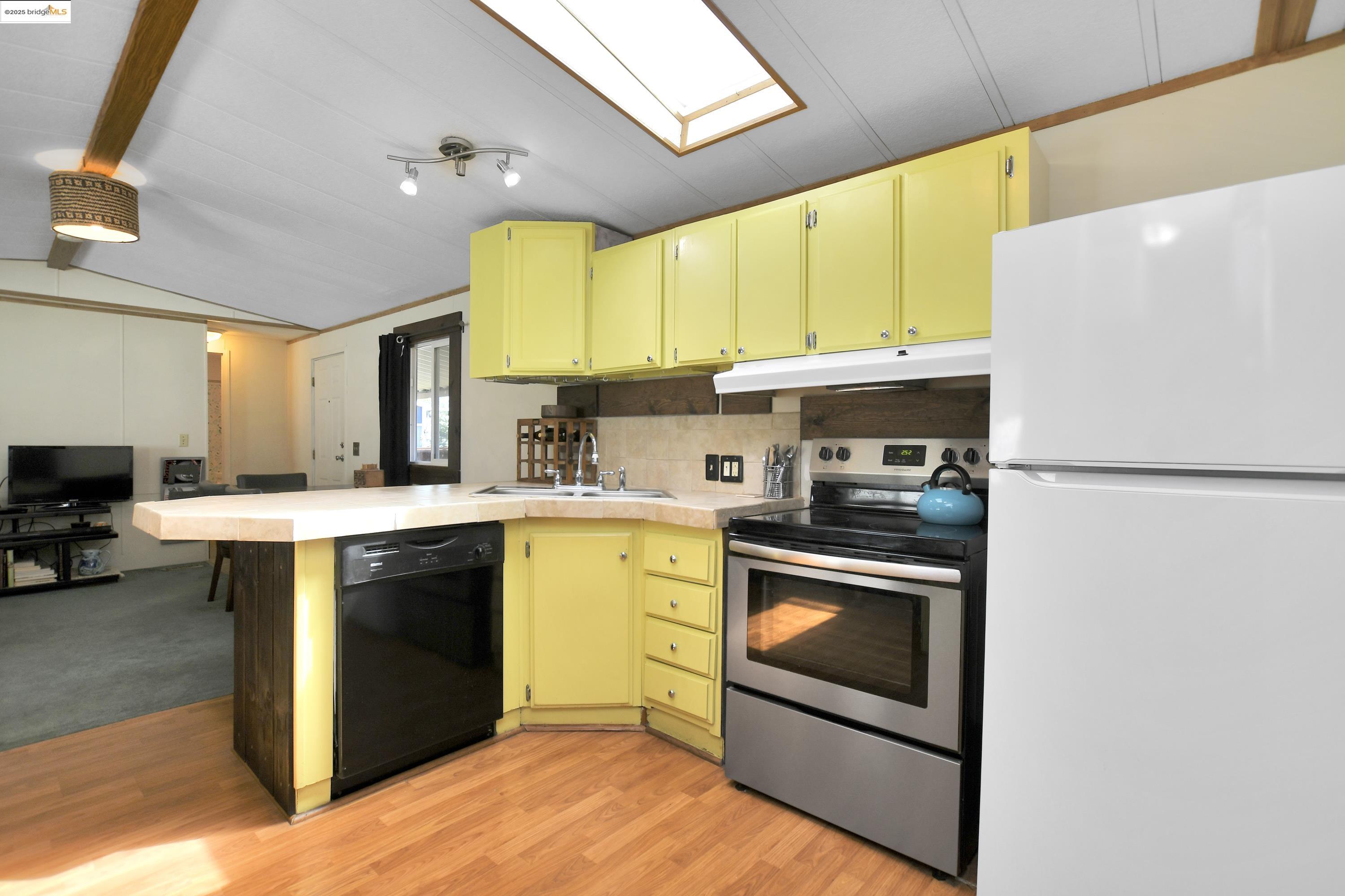 Detail Gallery Image 8 of 25 For 3638 Hawthorne Dr, Bethel Island,  CA 94511 - 2 Beds | 2 Baths