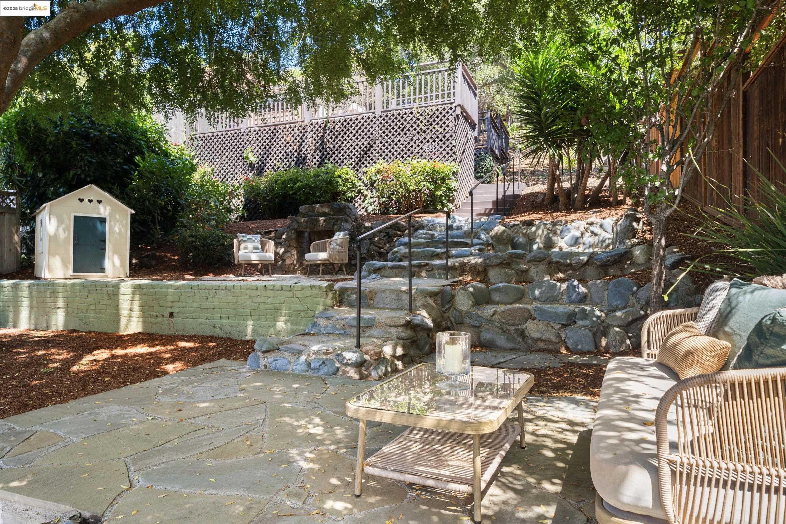 Detail Gallery Image 17 of 48 For 6314 Broadway Ter, Oakland,  CA 94618 - 3 Beds | 1 Baths