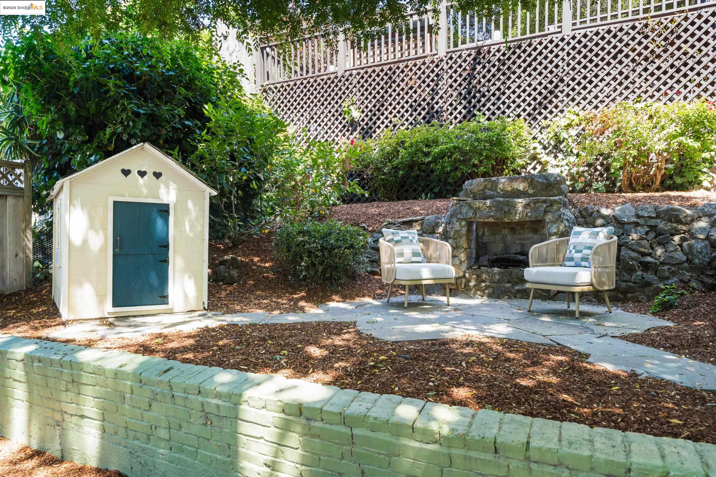 Detail Gallery Image 18 of 48 For 6314 Broadway Ter, Oakland,  CA 94618 - 3 Beds | 1 Baths